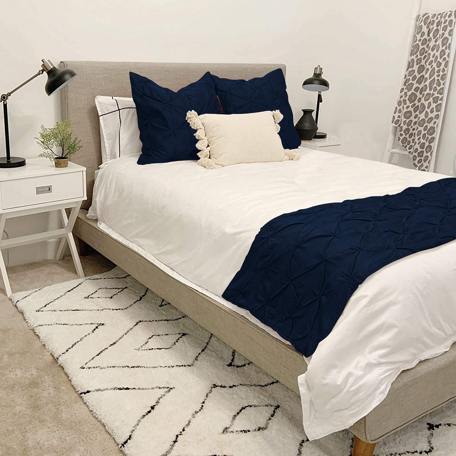 Luxury 100% Cotton 800 Thread Count Pinch Pleated Bed Runner - Twin Size Navy Blue Hotel Quality Bedding for Master Bedroom, Guest Room & Luxury Hotels