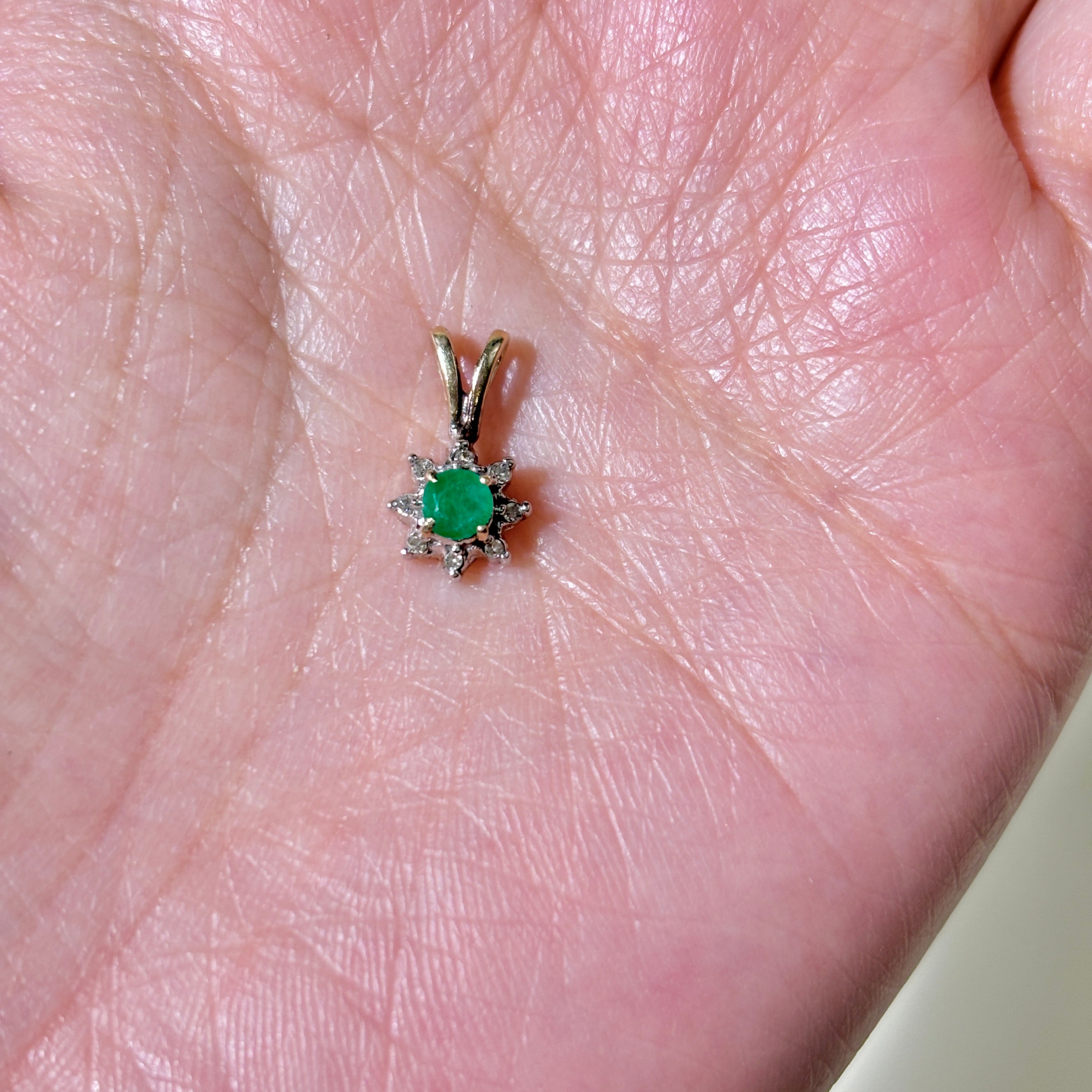 10K Yellow Gold Emerald and Diamond Pendant Necklace - 0.12ct Emerald & 0.04ctw Diamond Accents | Elegant Jewelry Gift for Women | Perfect for Anniversary, Birthday & Special Occasions