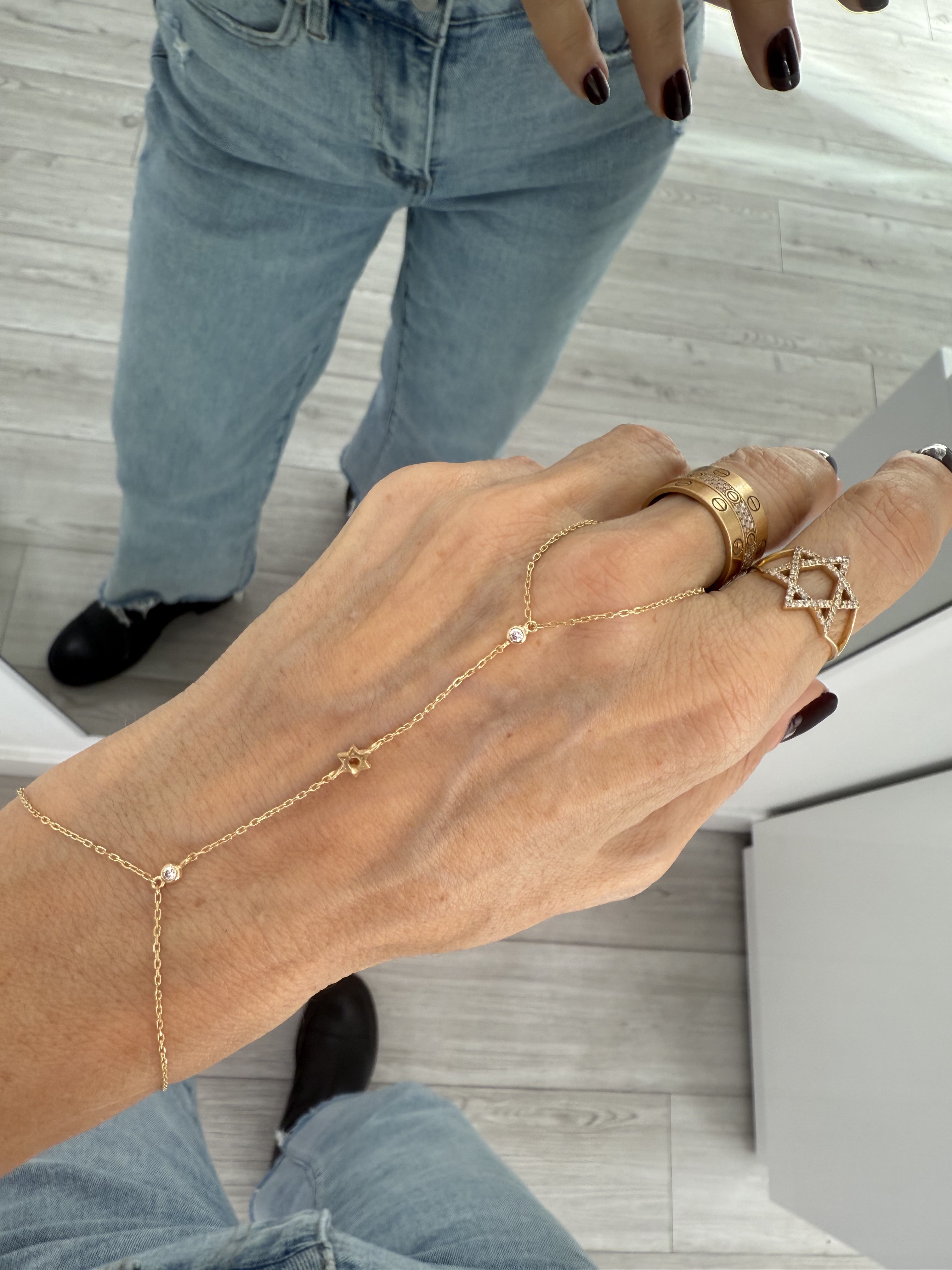 Star of David Hand Chain - Elegant Jewish Jewelry for Women & Men - Perfect for Hanukkah, Weddings & Special Occasions