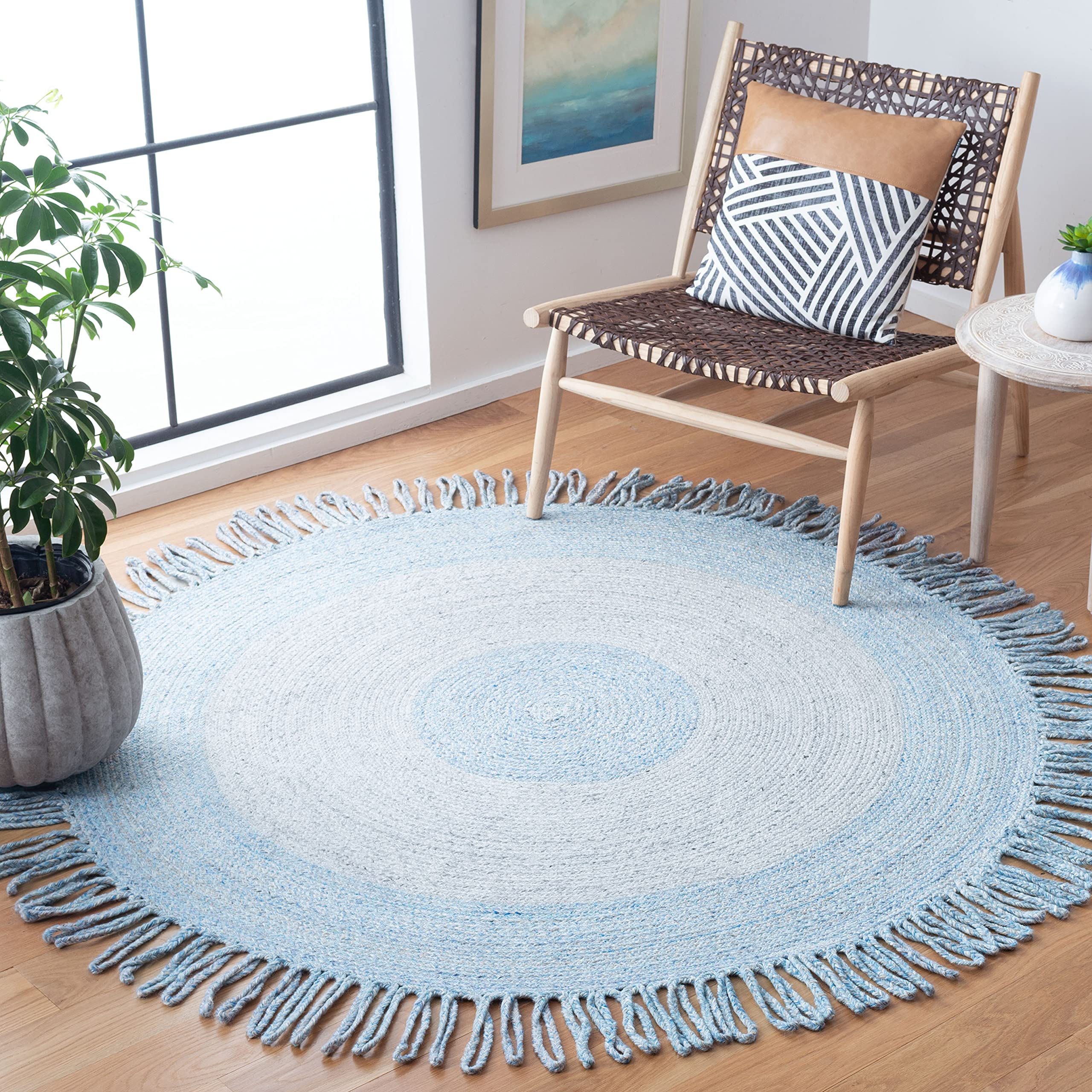 SAFAVIEH Cape Cod Collection 6-Foot Round Blue and Grey Handmade Tassel Area Rug - Perfect for Living Room, Bedroom, or Nursery Decor