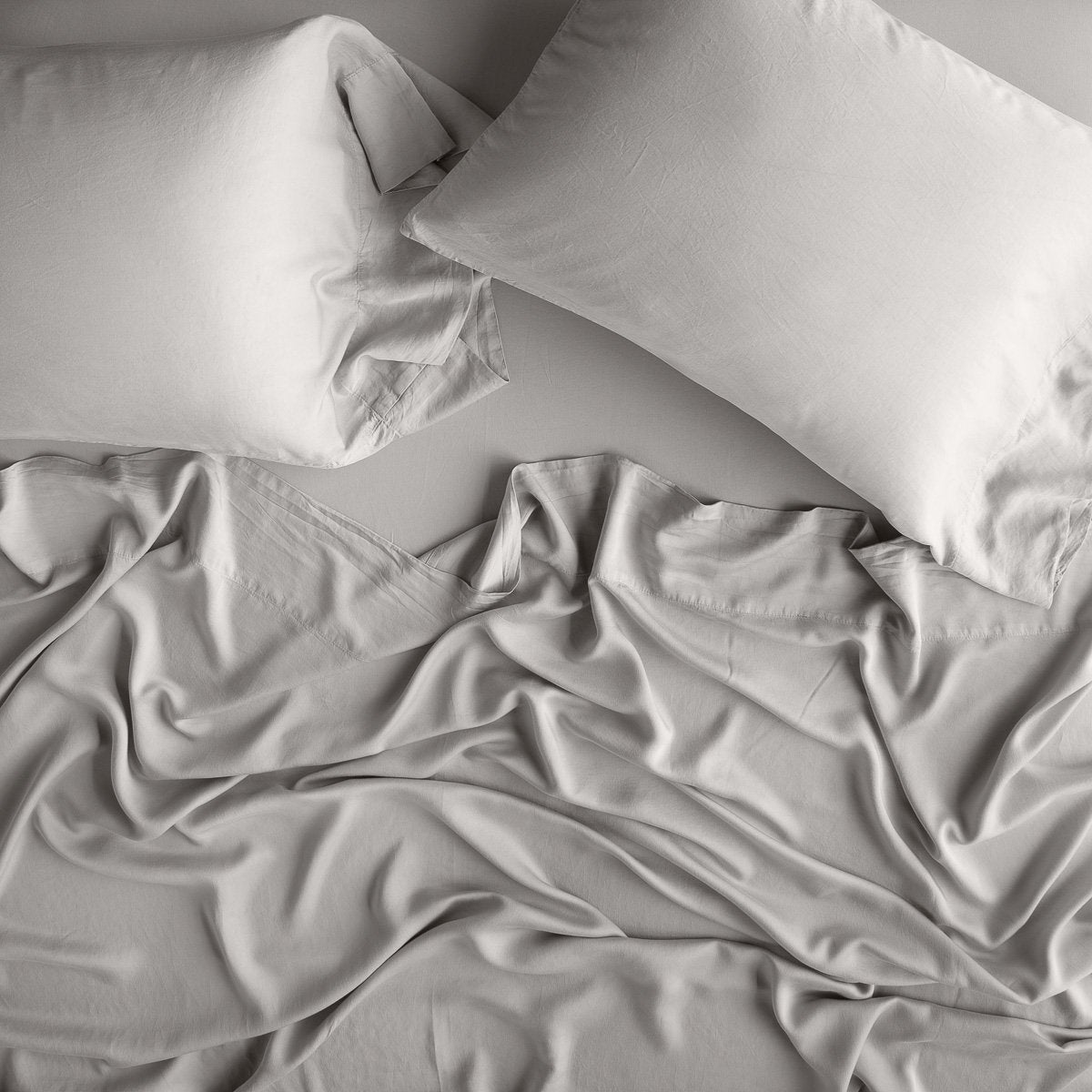 Madera Luxe Fitted Sheet - 100% Organic Cotton Queen Size Bed Sheet Set - Soft & Breathable for All-Season Comfort - Perfect for Master Bedroom, Guest Room & Vacation Homes