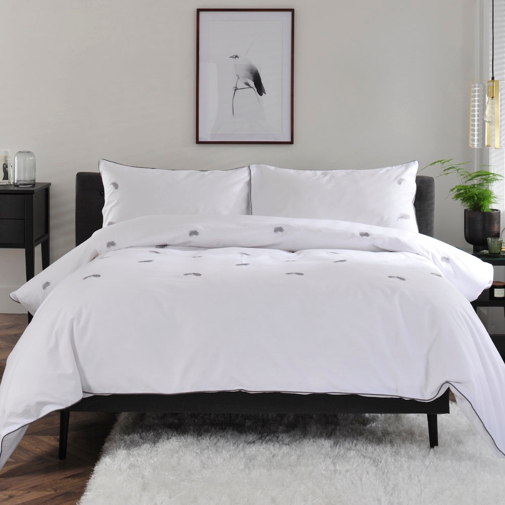 Premium Lyndon Company Feather Motif Duvet Cover Set - Soft & Breathable Bedding for Master Bedroom, Guest Room & Dorm Decor