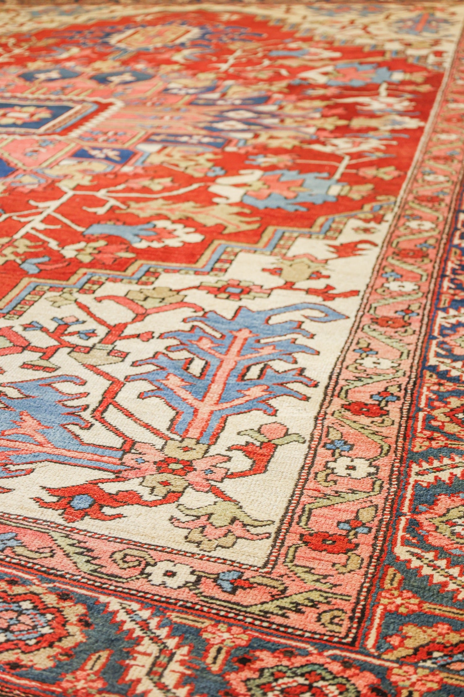 Vintage Serapi Handwoven Tribal Rug - Authentic Persian Wool Carpet, J73978 - Perfect for Boho Home Decor & Living Room Accent