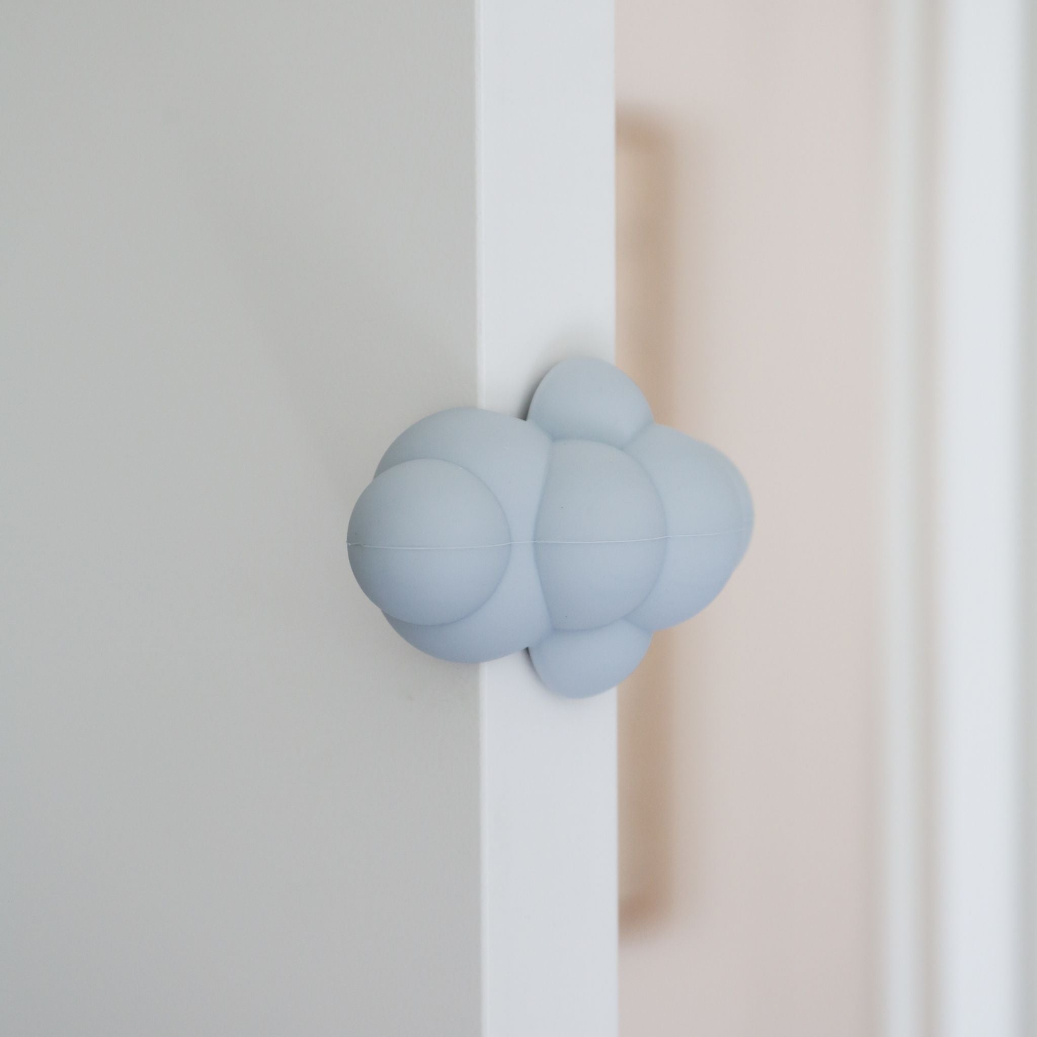 DESIGNSTUFF Cloud-Shaped Door Stopper - Non-Slip Wedge for Home & Office - Perfect for Bedroom, Living Room, and Classroom Use