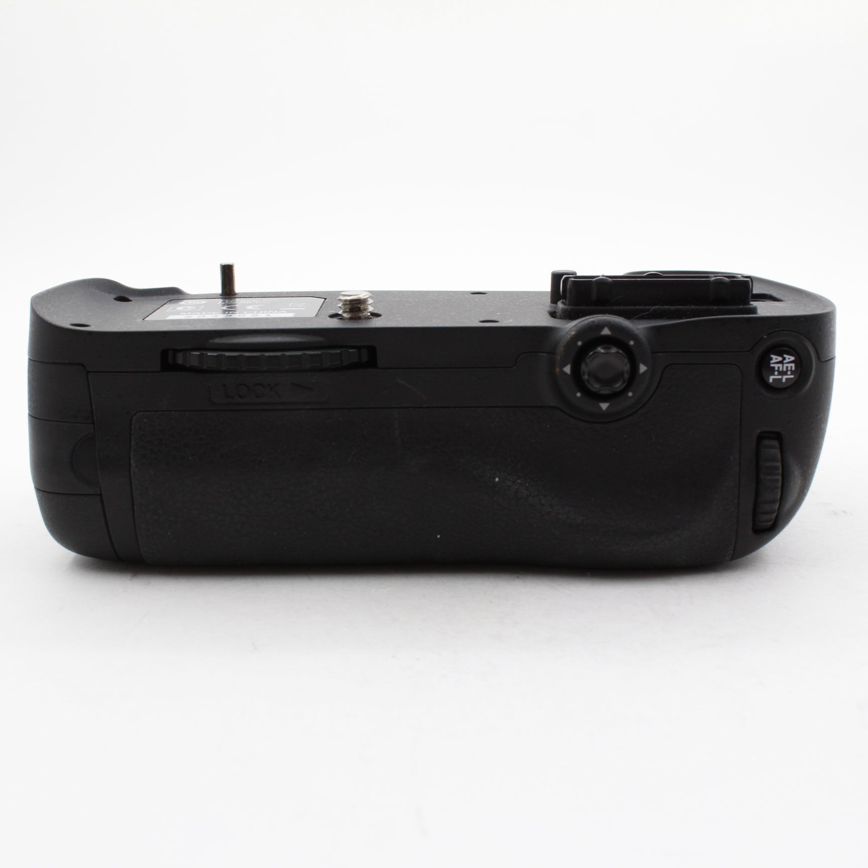 Refurbished Nikon MB-D14 Multi Power Battery Pack for D600 & D610 DSLR Cameras - Enhanced Shooting Performance for Professional Photography & Travel