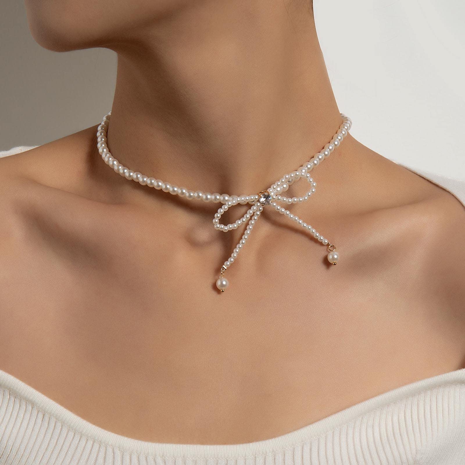Boho Pearl Choker Necklace - Gold Bow Pearl Chain Necklace for Women, Vintage White Pearl Beaded Jewelry, Wedding & Party Crystal Bow Necklace (Perfect for Bridal, Prom, Evening Dresses & Boho Fashion)