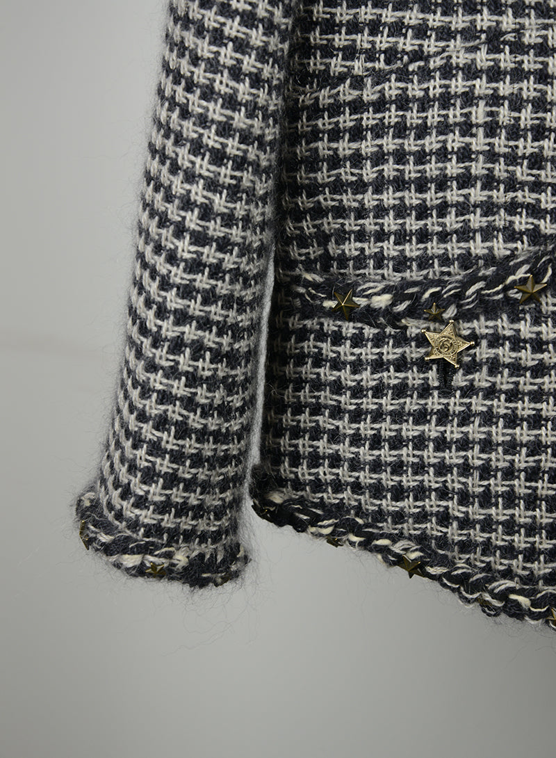 Chanel White and Blue Tweed Jacket Size 40 - Elegant Women's Blazer for Office, Party, and Special Occasions
