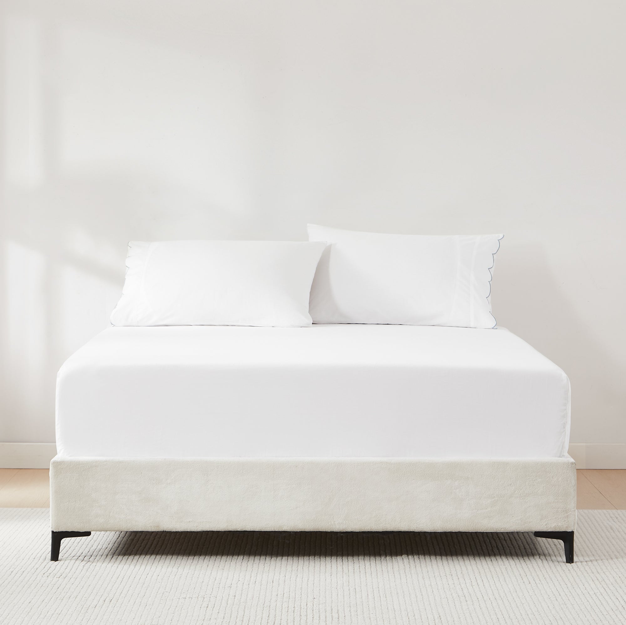 Coastal Chic Scalloped Edge Cotton Sheet Set - Soft & Breathable 4-Piece Bedding for Beach House, Guest Room & Master Bedroom