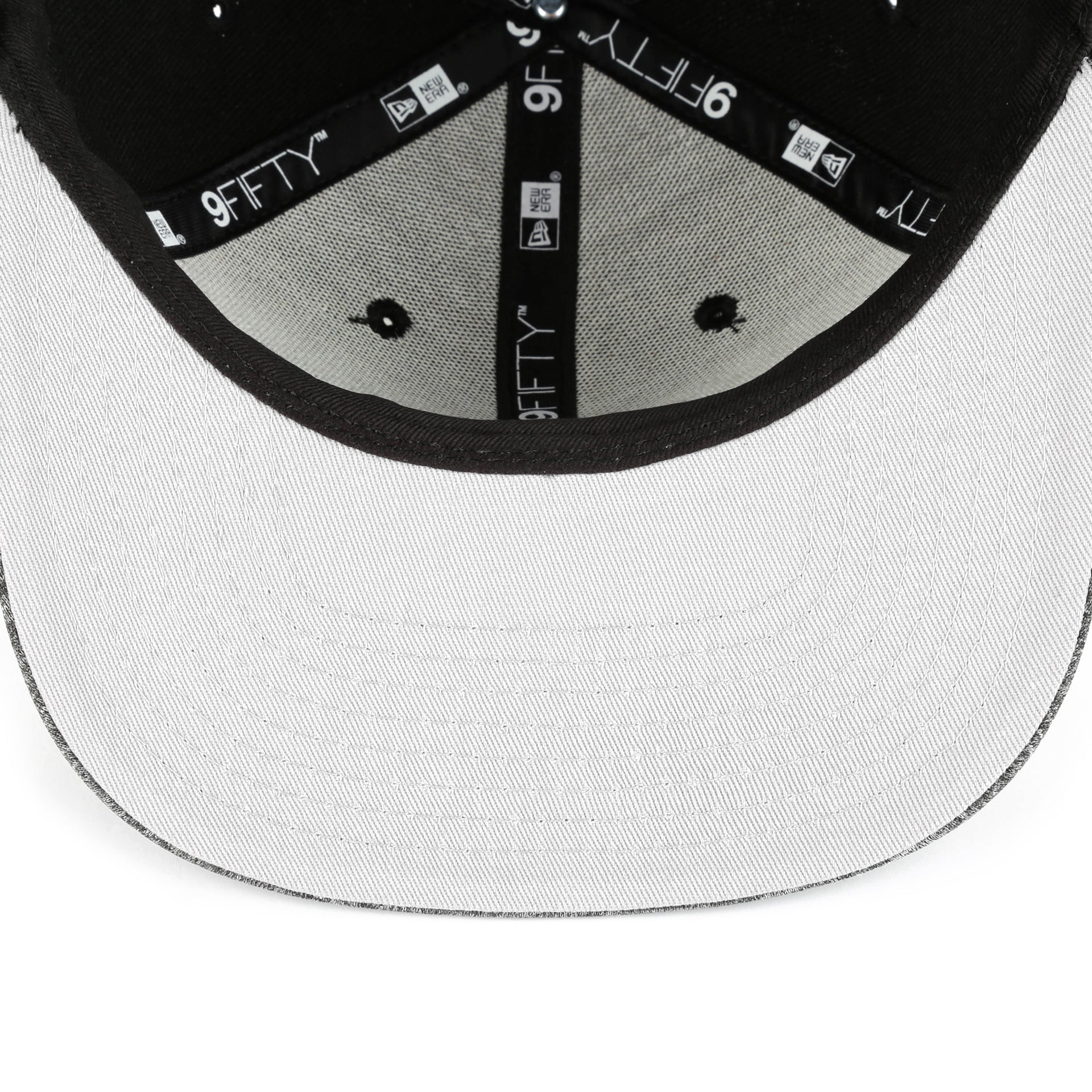 New Era 9Fifty Shadow Filled Snapback Hat - Oakland Raiders Black Adjustable Baseball Cap for Men & Women - Perfect for Sports Fans, Streetwear Fashion & Casual Outfits