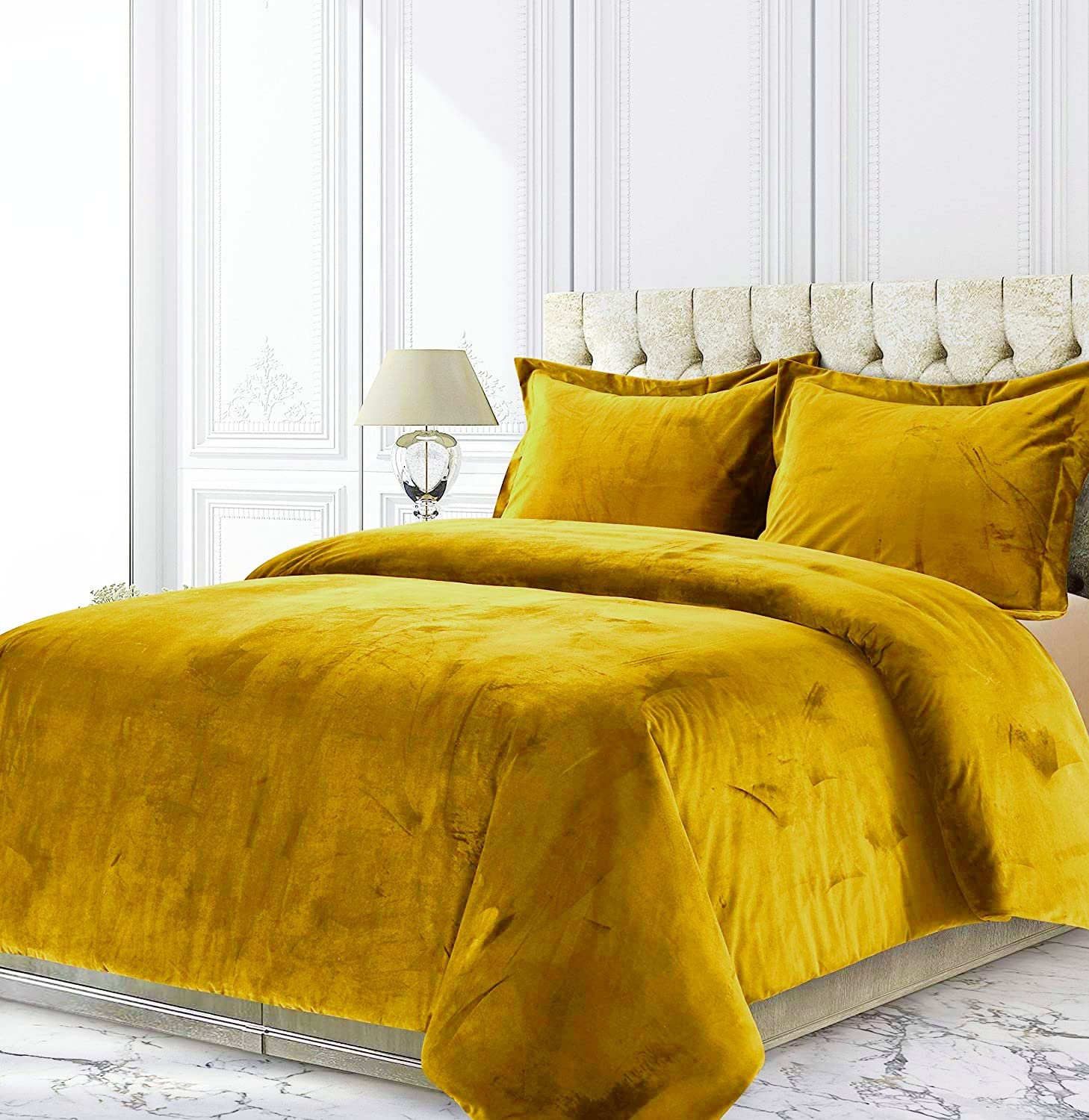 Luxury 3-Piece Queen Velvet Comforter Set - Yellow Crushed Velvet Duvet Cover with 2 Pillowcases, 300 GSM Sherpa Quilt for All-Season Comfort | Perfect for Master Bedroom, Guest Room & Cozy Winter Nights