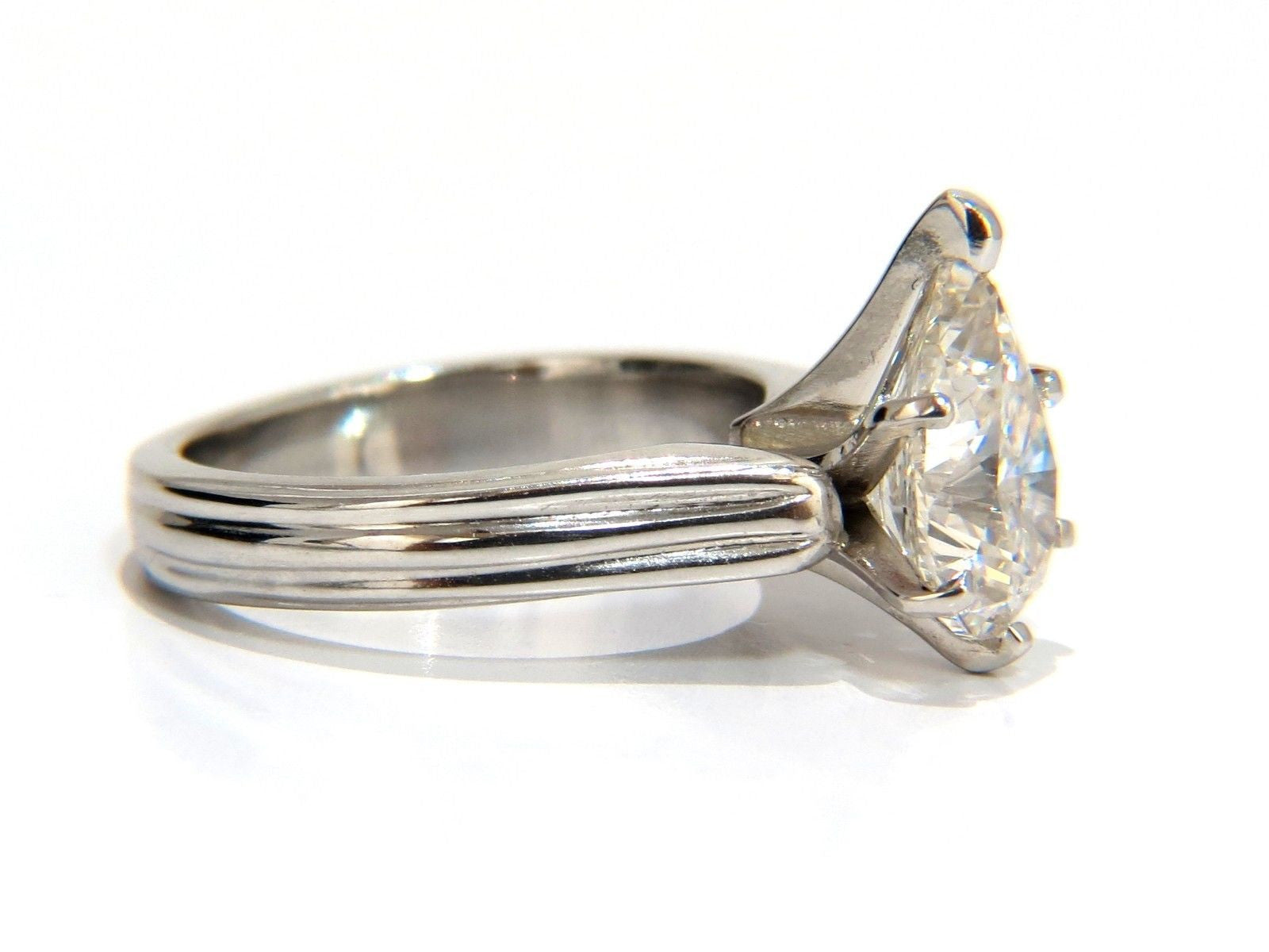 2.00ct GIA Certified Pear Brilliant Diamond Solitaire Ring - I/SI1 Clarity, Platinum Setting for Engagement, Wedding & Anniversary Gifts