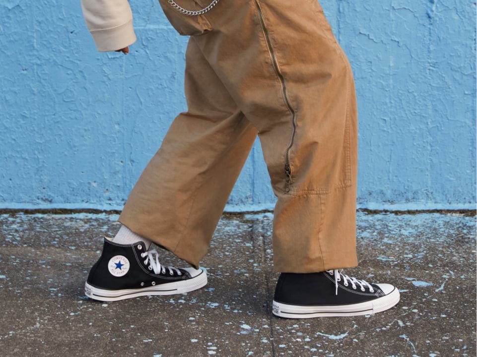 Converse Men's Chuck Taylor All Star High Top Sneakers - Black & White Canvas Shoes for Casual Wear, Street Style & Everyday Comfort