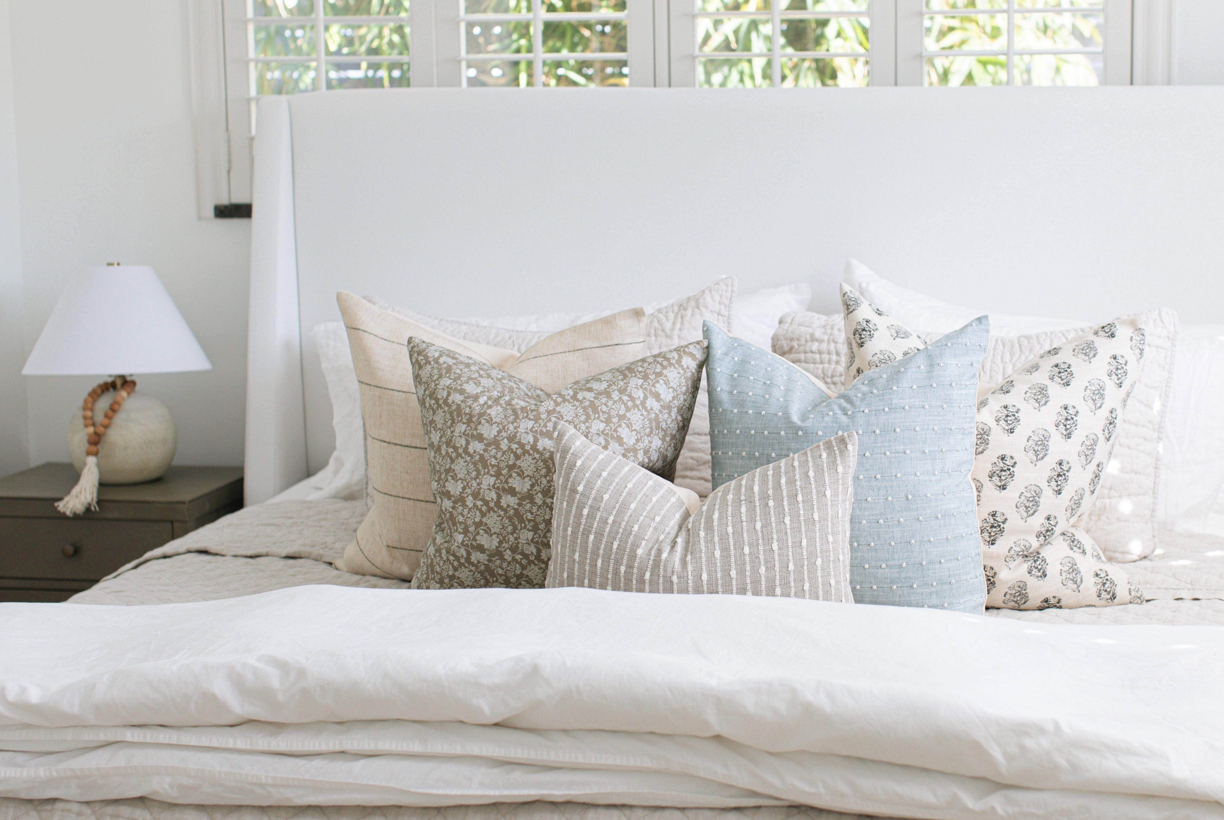 Premium Meridan Pillow Cover - Soft & Breathable Cotton, Decorative Cushion Case for Living Room, Bedroom, Sofa - Home Decor Essentials for Comfort & Style