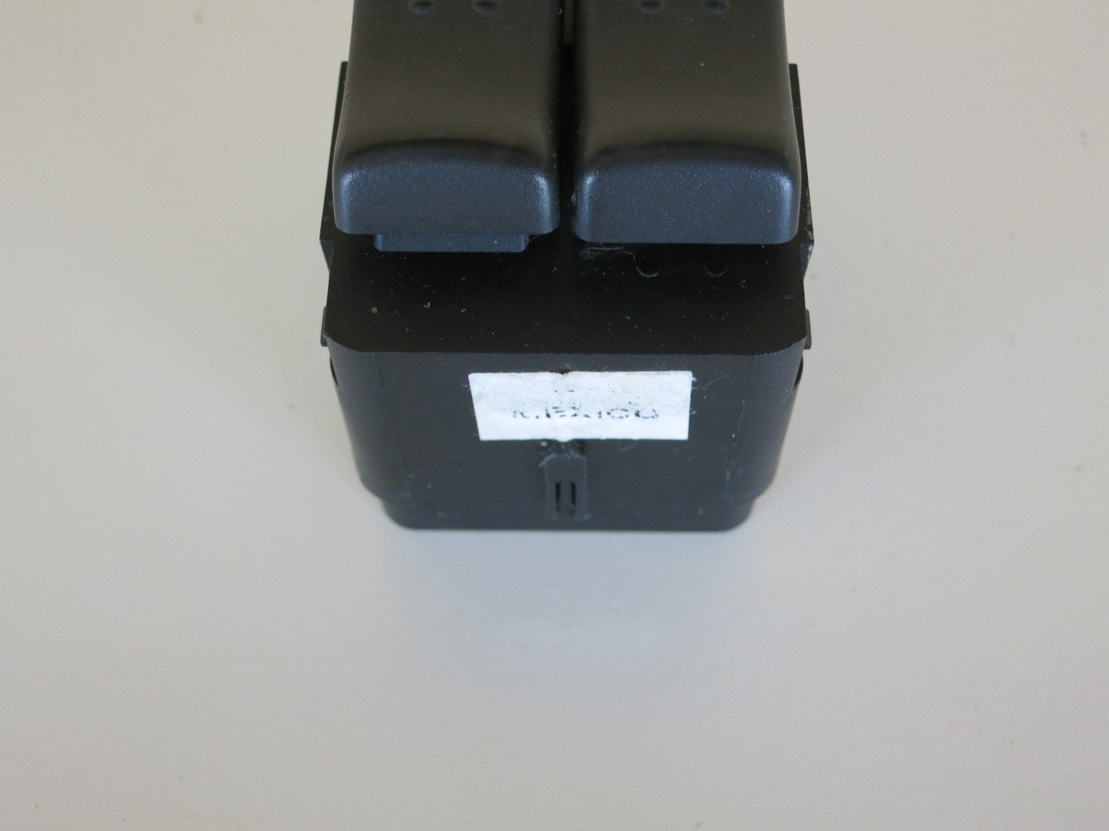 GM 22664399 Door Window Switch Panel - Replacement for Chevy, GMC, Buick & Cadillac - Power Window Control Switch Assembly (Driver Side/Passenger Side) - Perfect for Car Interior Repair & Maintenance