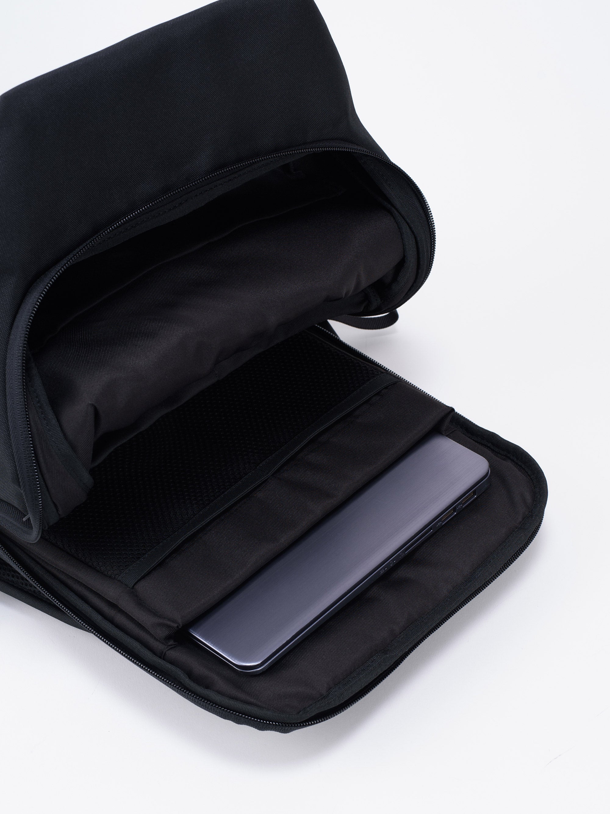 Cote & Ciel Saru Ecoyarn Backpack - Sustainable Laptop Backpack for Work & Travel - Water-Resistant Eco-Friendly Daypack for Commuters & Digital Nomads