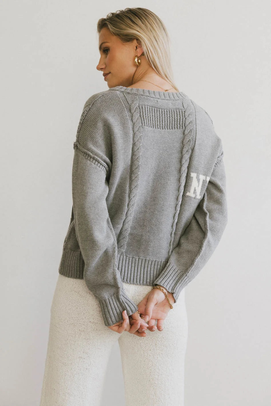 NYC Cable Knit Sweater for Women - Cozy Winter Pullover, Soft Yarn, Classic Knit Pattern - Perfect for Casual Outfits, Office Wear & Holiday Gatherings