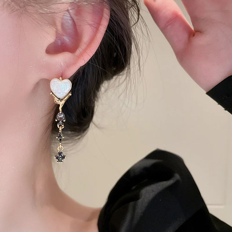 Luxury Black Heart Pearl Drop Earrings for Women - 925 Sterling Silver Dangle Earrings | Perfect for Weddings, Parties & Special Occasions | HE13351