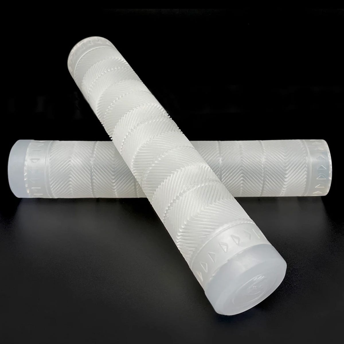 Hella Grip Summit Grips - Premium Motorcycle Handlebar Grips for Harley, Honda, Yamaha - Comfortable Non-Slip Design for Long Rides & Off-Road Adventures