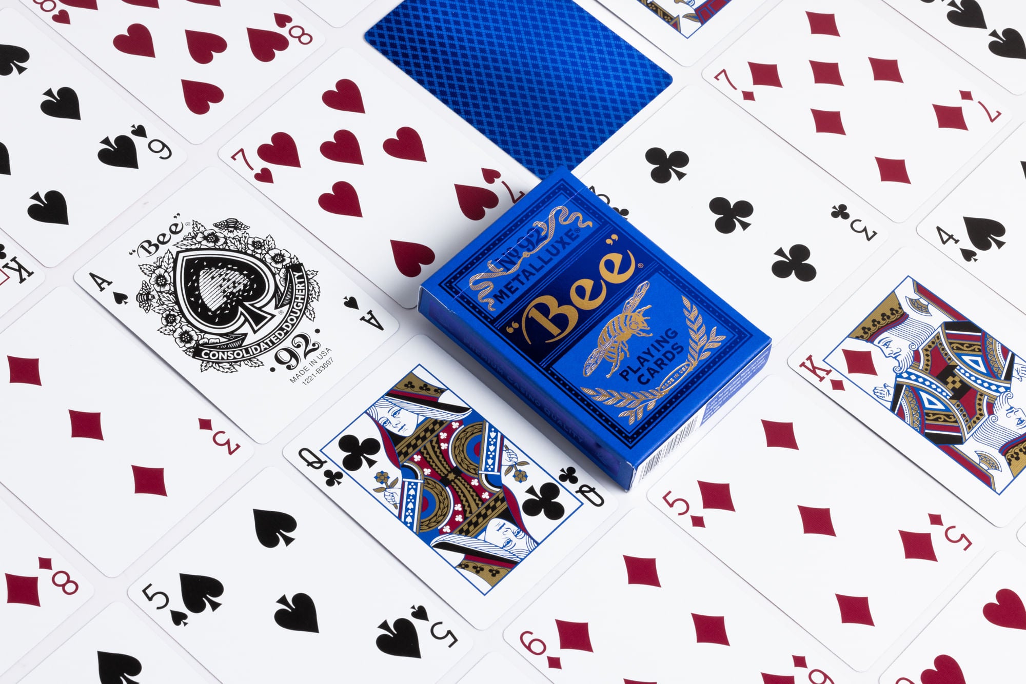 Premium Bee Metalluxe Playing Cards - Elegant Metallic Finish for Poker, Magic Tricks & Card Games | Perfect for Gifts, Collectors & Game Nights