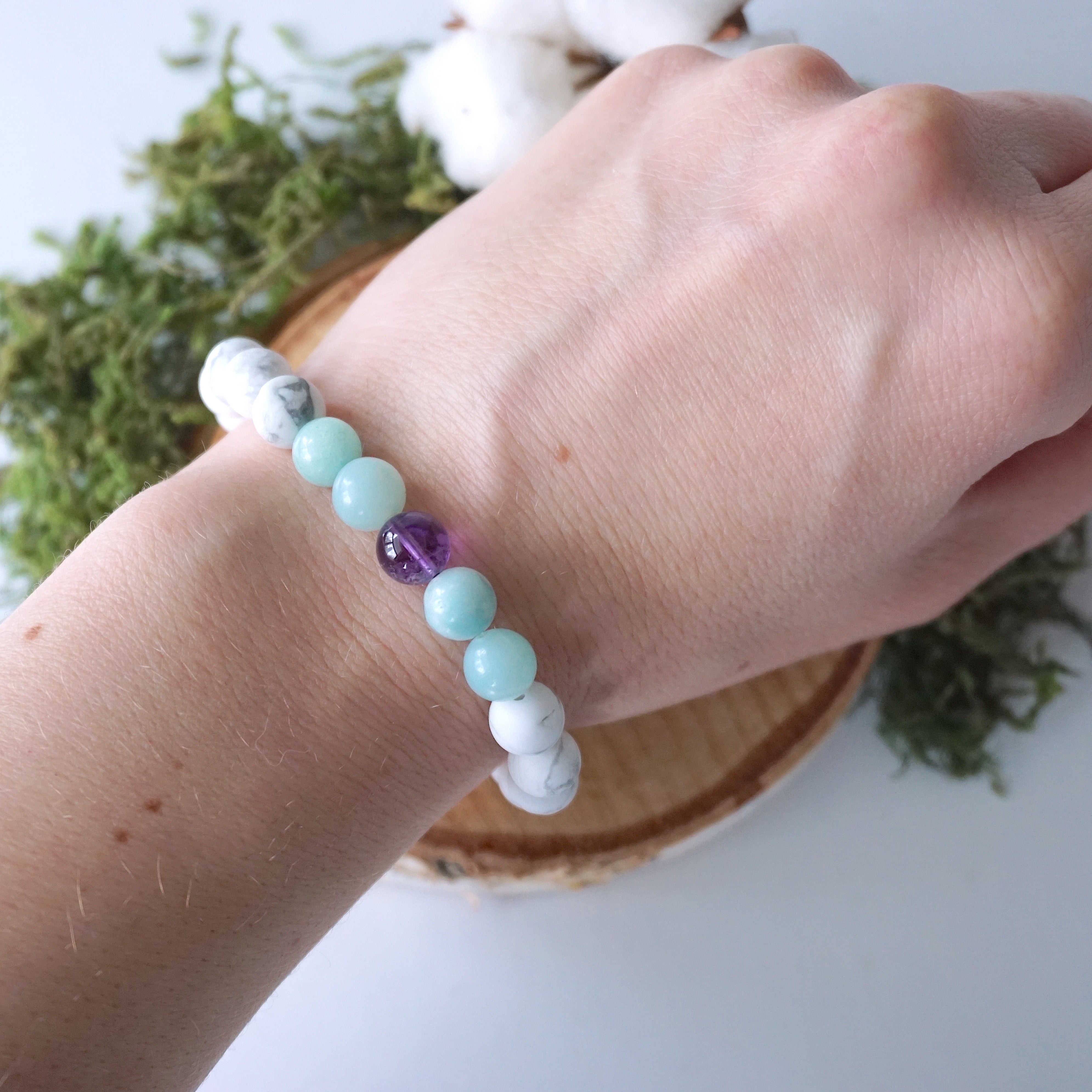 White Howlite Healing Crystal Mala Bracelet with Aventurine & Amethyst - Spiritual Meditation, Yoga & Positive Energy Jewelry