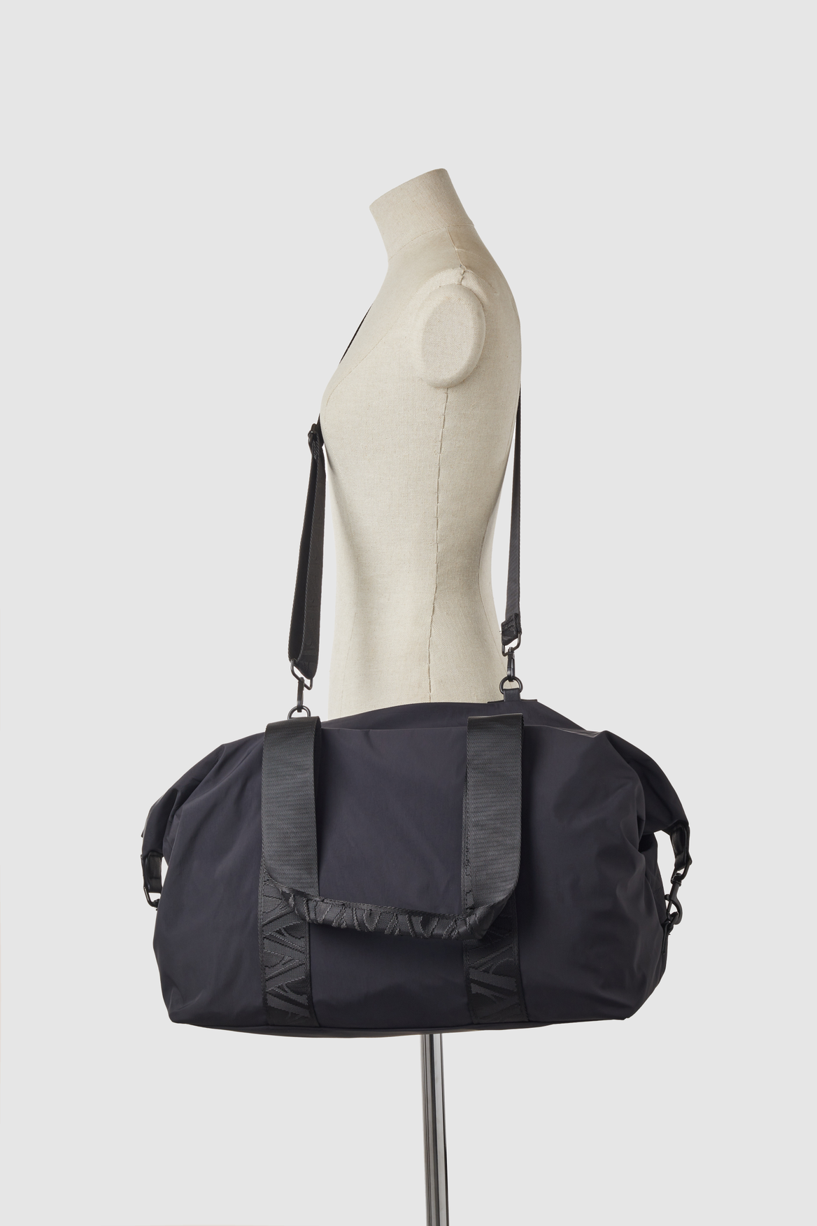 Premium GIA Nylon Gym Bag - Durable Waterproof Sports Duffel for Men & Women - Perfect for Workout, Travel, and Gym Essentials
