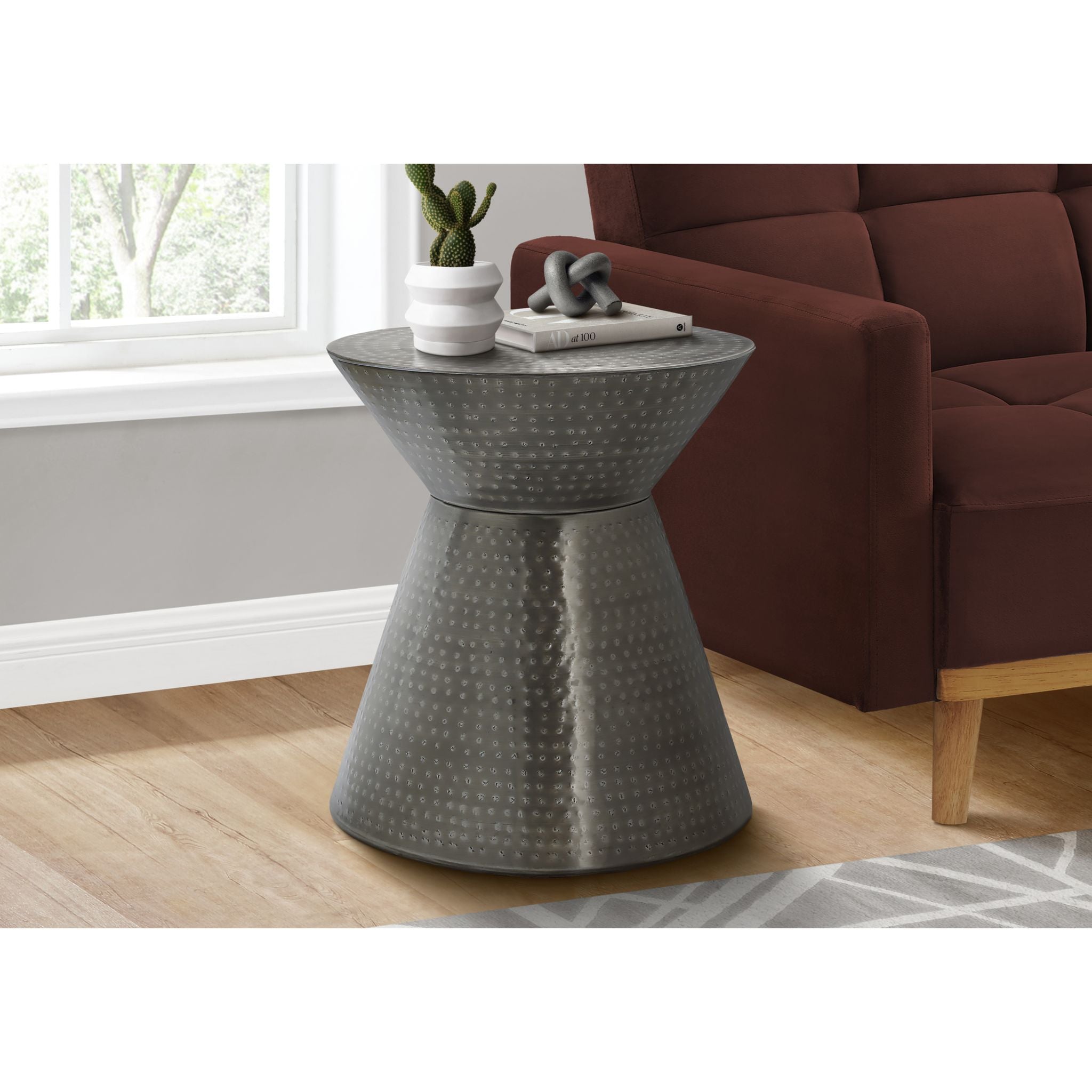 Alyvia Modern Accent Table - Stylish Side Table for Living Room, Bedroom & Office - Small End Table with Sturdy Metal Base - Perfect for Home Decor & Compact Spaces