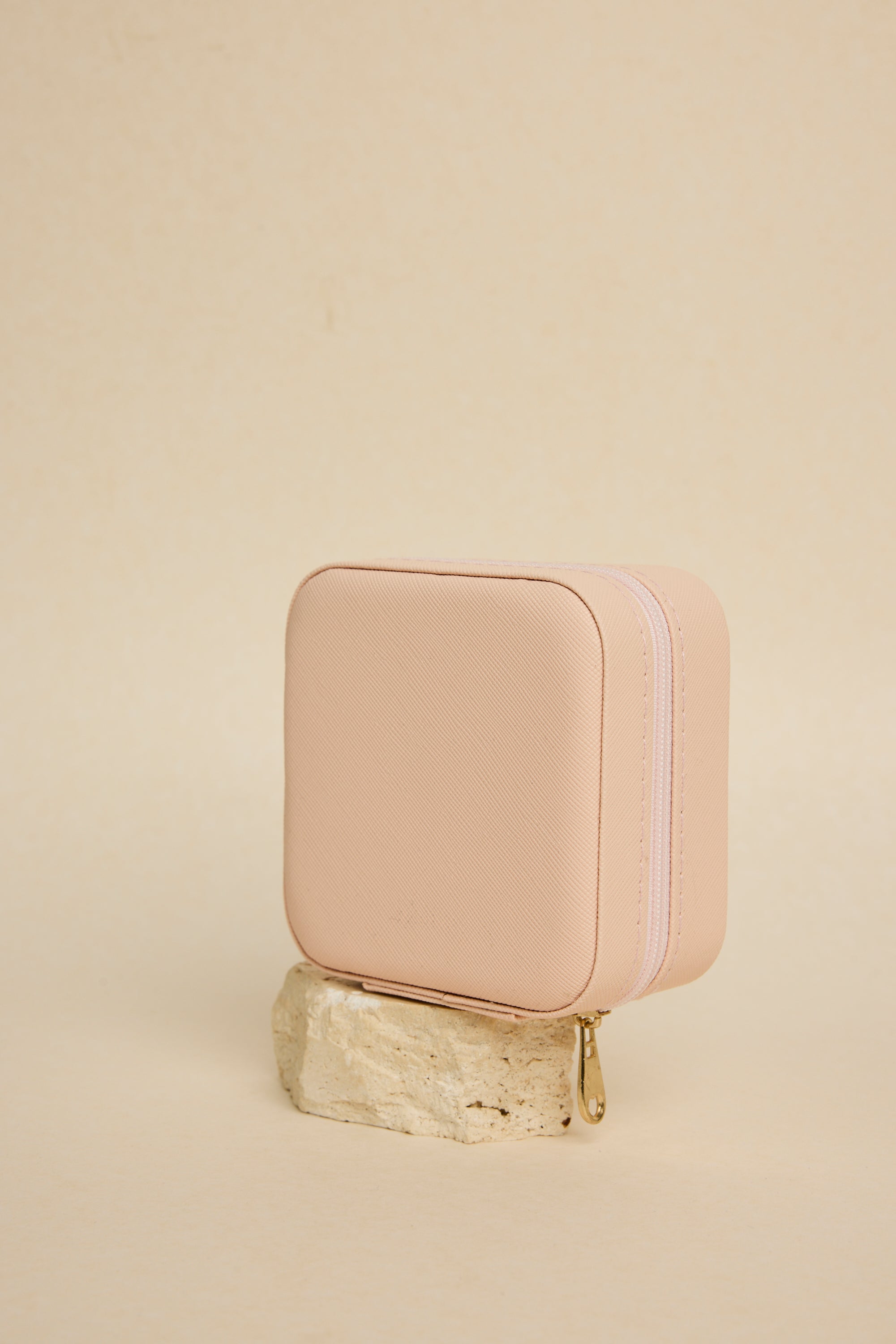 Elegant Square Pink Jewelry Travel Case - Perfect for Organizing Necklaces, Rings & Earrings on the Go