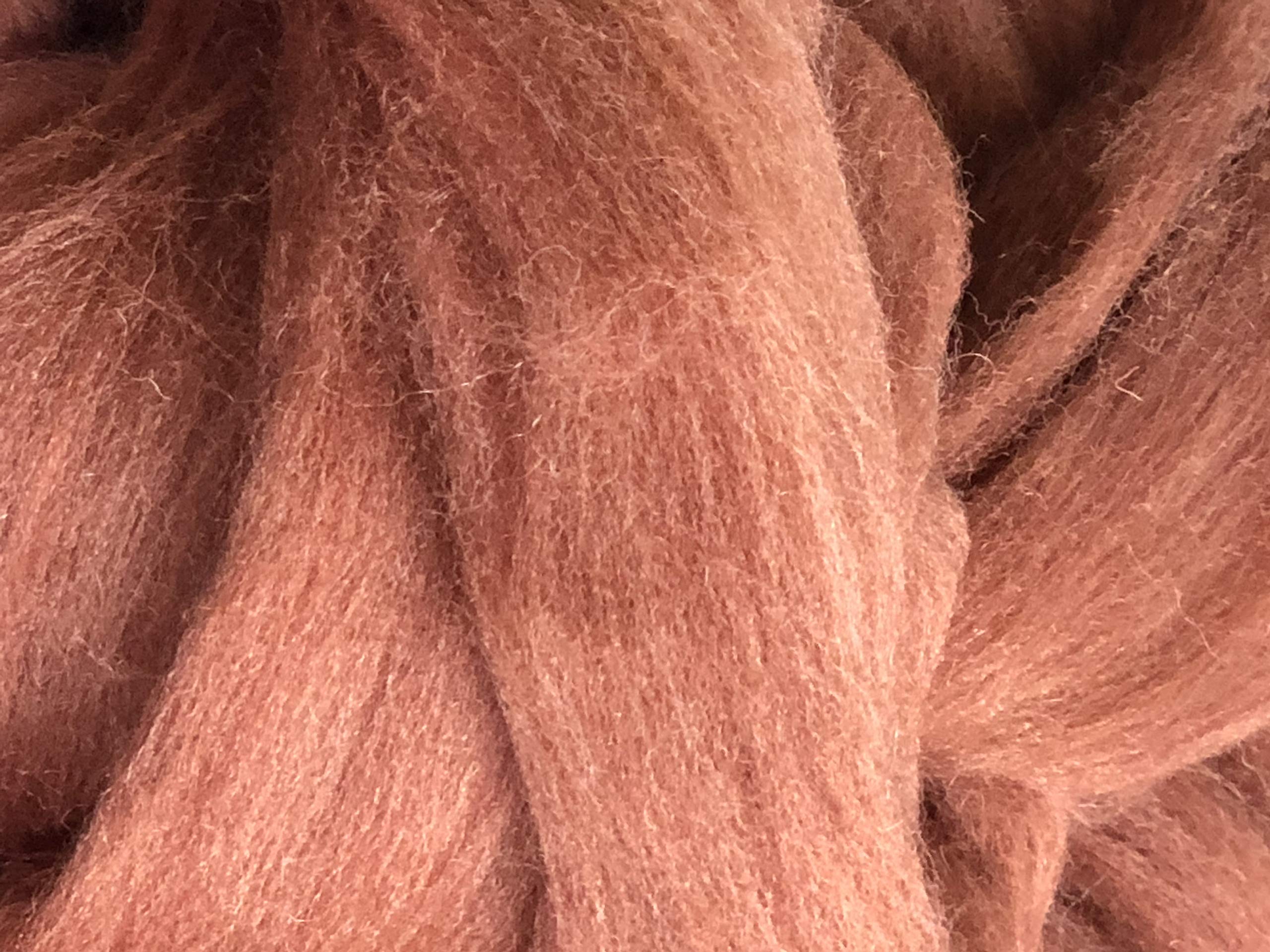 Premium Chestnut Brown Wool Roving Fiber - 100% Australian Merino Wool for Spinning, Felting & Needle Crafts | Ultra Soft 4 lb Bundle | Perfect for DIY Yarn Making, Wet Felting & Handmade Wool Projects | Home Crafting & Artisan Creations