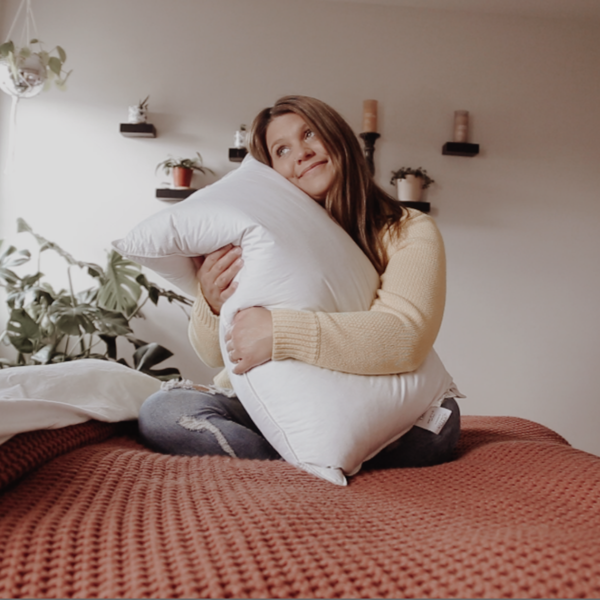 Down Dreams Classic Soft Pillow - Hotel Quality Luxury Pillow for Side, Back & Stomach Sleepers - Perfect for Home, Travel & Guest Rooms