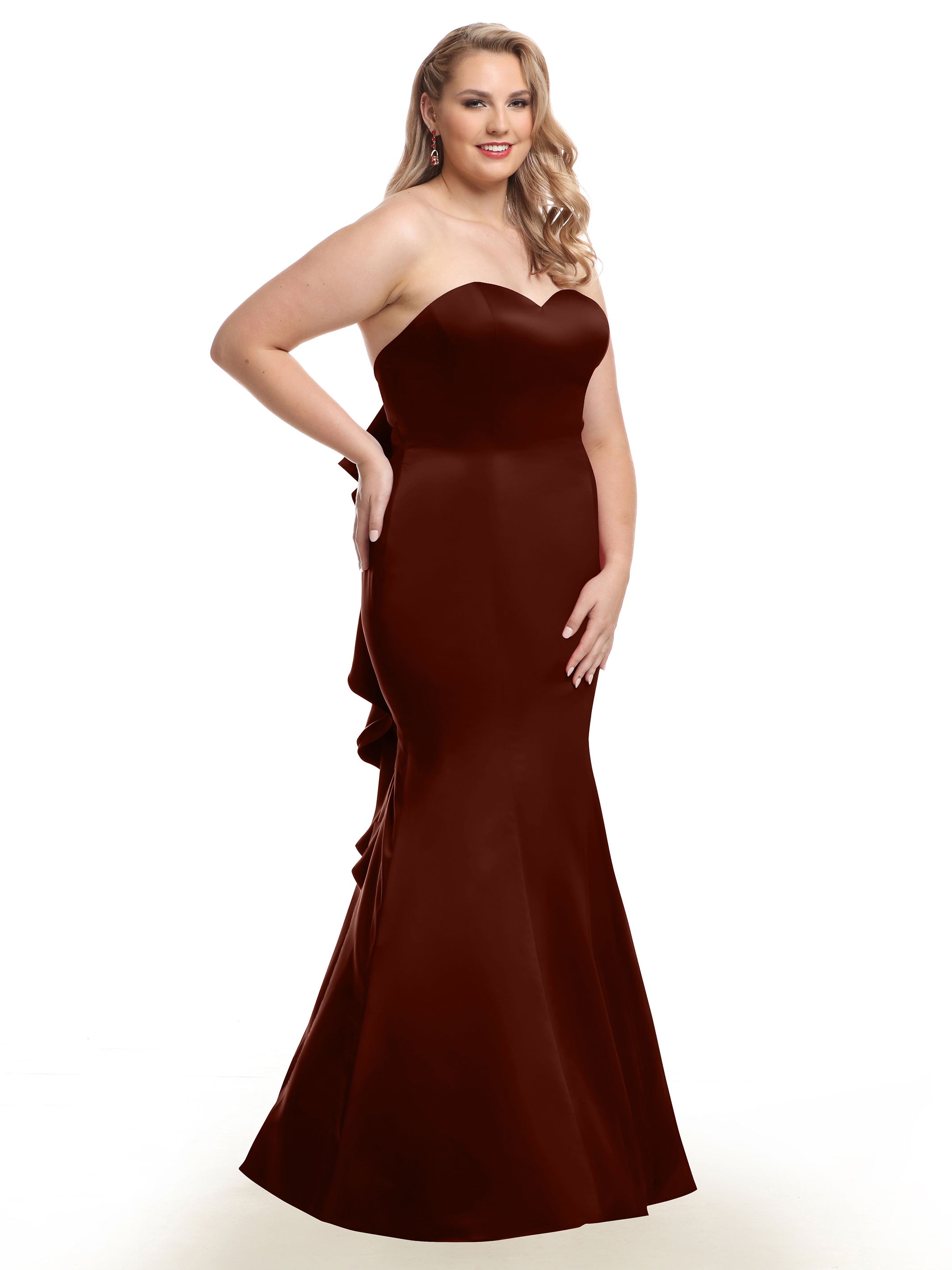 Elegant Strapless Satin Fit and Flare Bridesmaid Dress with Sweetheart Neckline - Perfect for Weddings, Formal Events & Special Occasions
