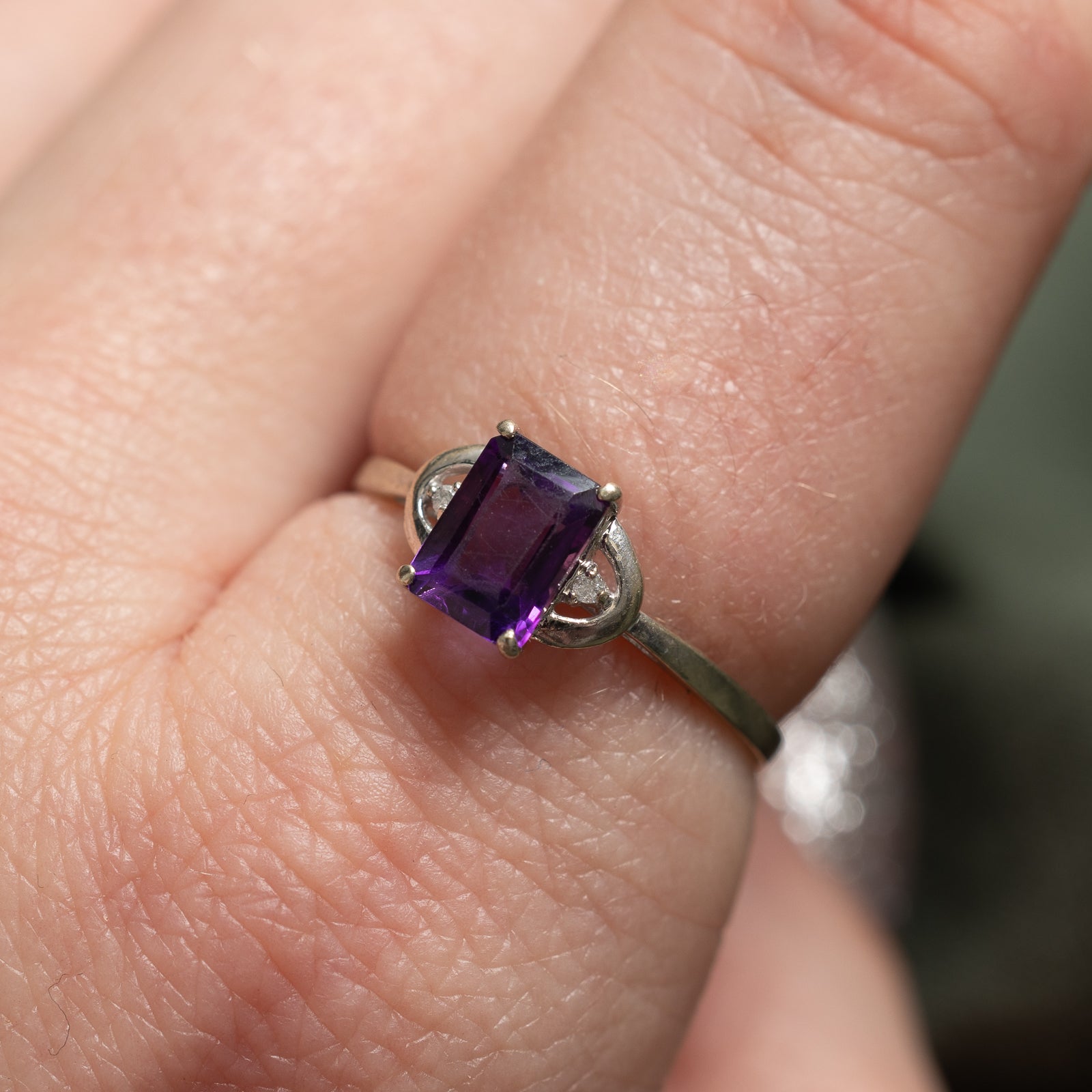 Amethyst and Diamond Ring - 0.85ct Amethyst with 0.005ctw Diamond Accents - Size 7 - Elegant Purple Gemstone Jewelry for Women - Perfect for Engagement, Anniversary & Special Occasions
