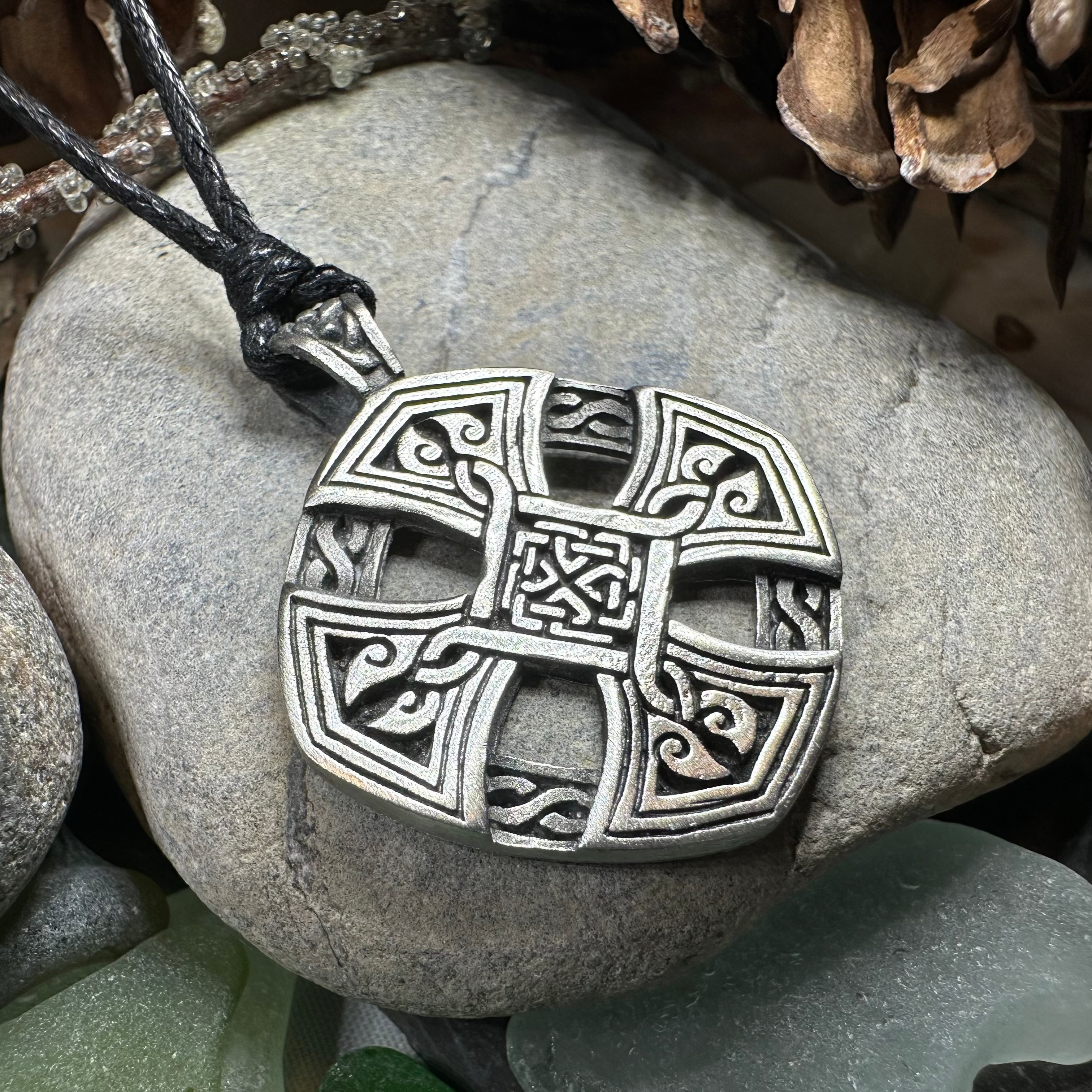 Celtic Cross Necklace for Women - Stainless Steel Eternal Love Pendant with 18