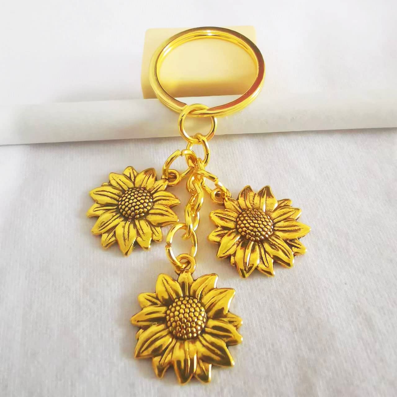 Meimimix Gold Sunflower Pendant Keychain for Women - Stylish Tassel Key Ring with Chain - Perfect for Handbags, Gifts & Everyday Use