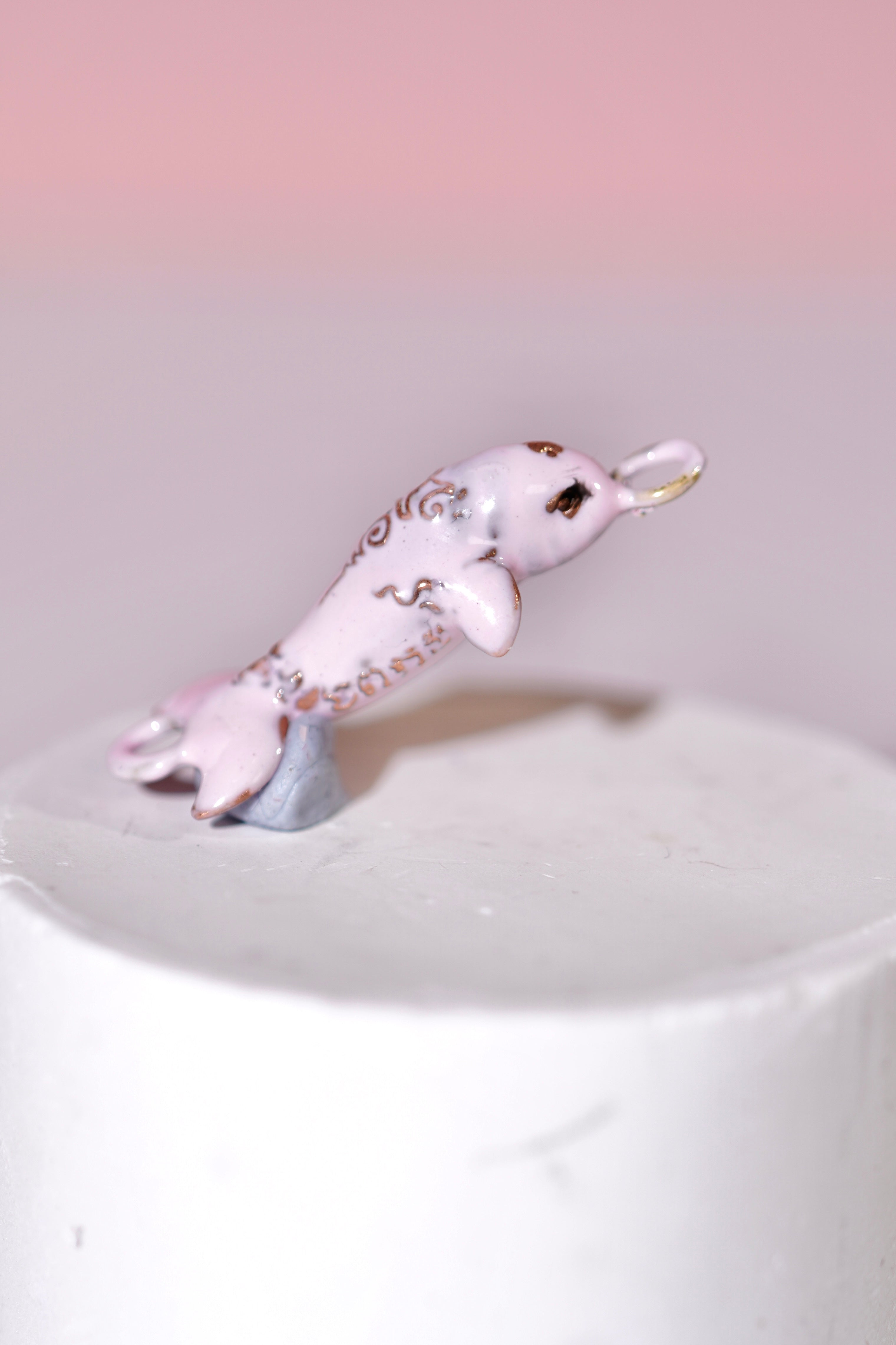 Dolphin Amulet Necklace - Elegant Silver Dolphin Pendant for Women & Men - Perfect for Beach, Ocean & Spiritual Jewelry Lovers - Ideal Gift for Birthdays, Anniversaries & Special Occasions