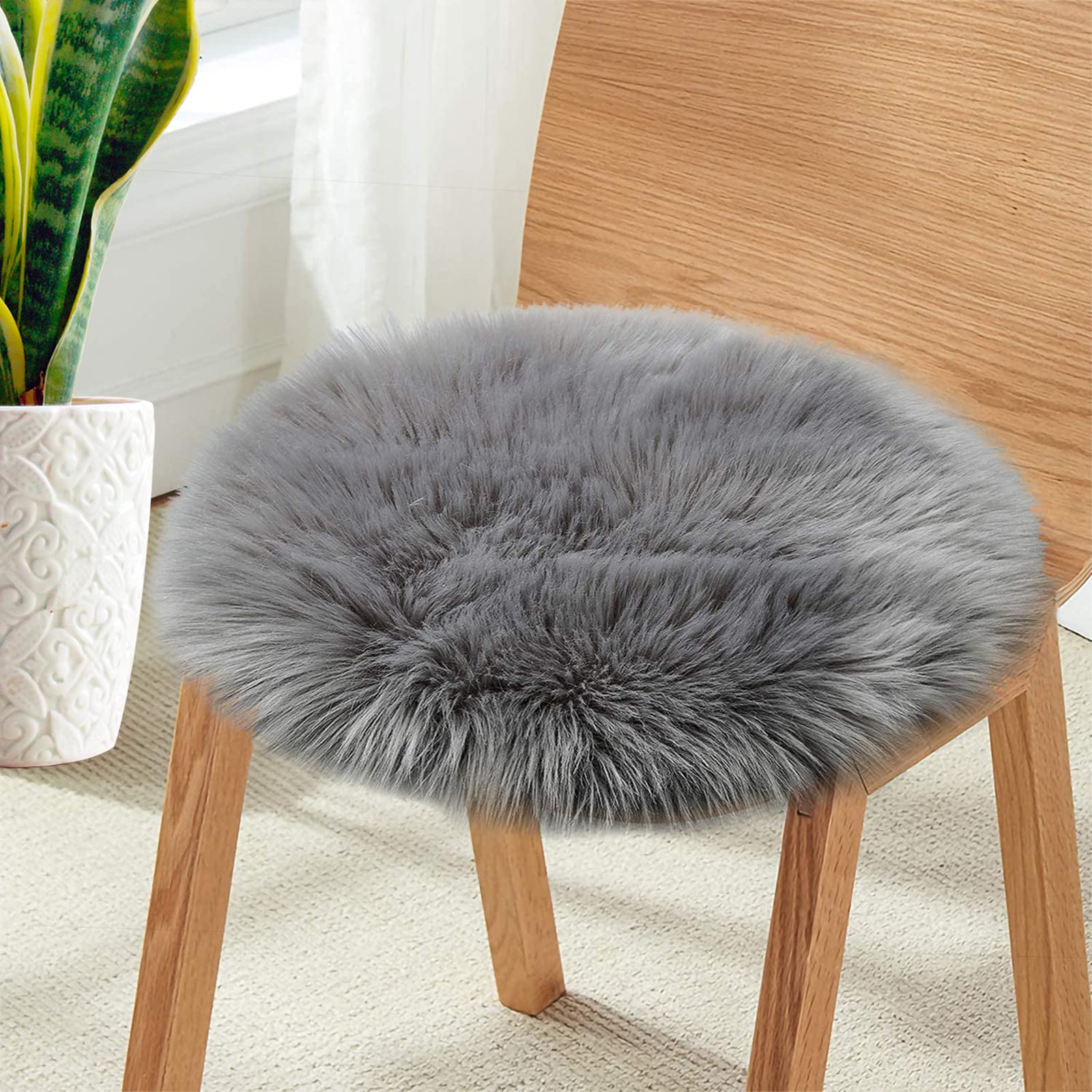 Eanpet Fluffy Faux Fur Rug - 18x18 Inch Round Sheepskin Chair Cushion Pad, Soft Seat Cover & Cozy Home Decor for Bedroom, Living Room, Office - Grey - Perfect for Accent Chairs, Reading Nooks & Nursery Decor