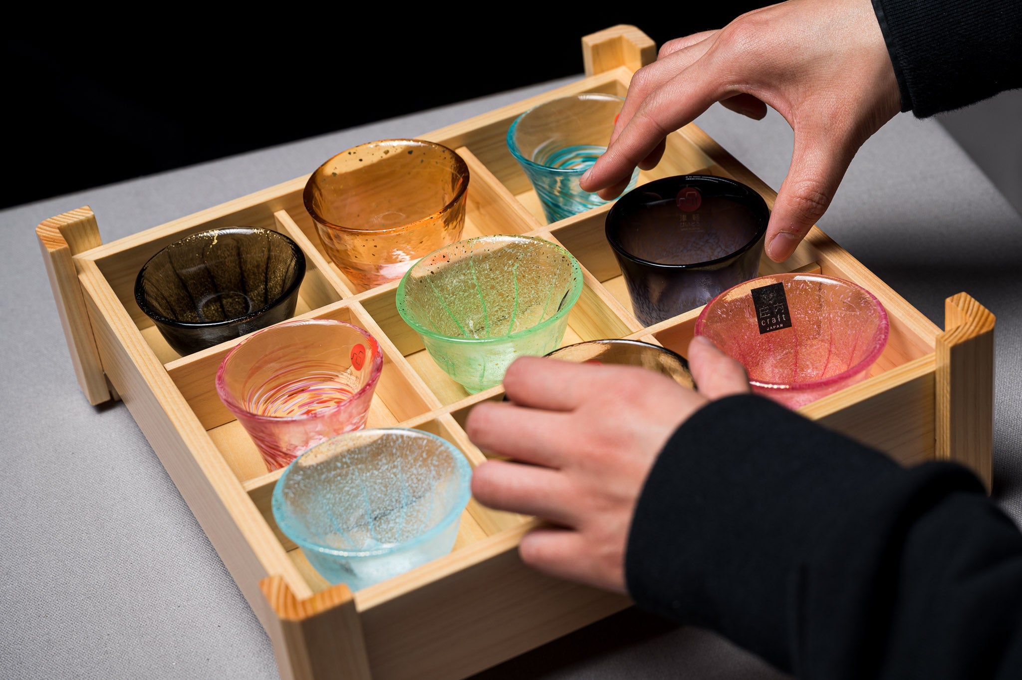 Premium Ozen Box Display Sake Cup Set - 9 Compartment Japanese Sake Tasting Tray for Traditional Ceremonies, Sushi Restaurants & Home Entertaining