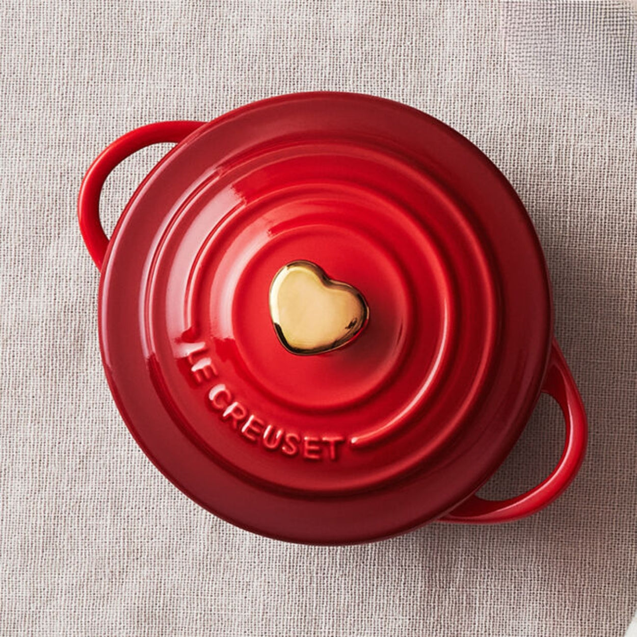 Le Creuset 0.25L Mini Round Cocotte Dutch Oven - Cherry Red with Gold Heart Knob | Perfect for Individual Desserts, Side Dishes & Gift Giving