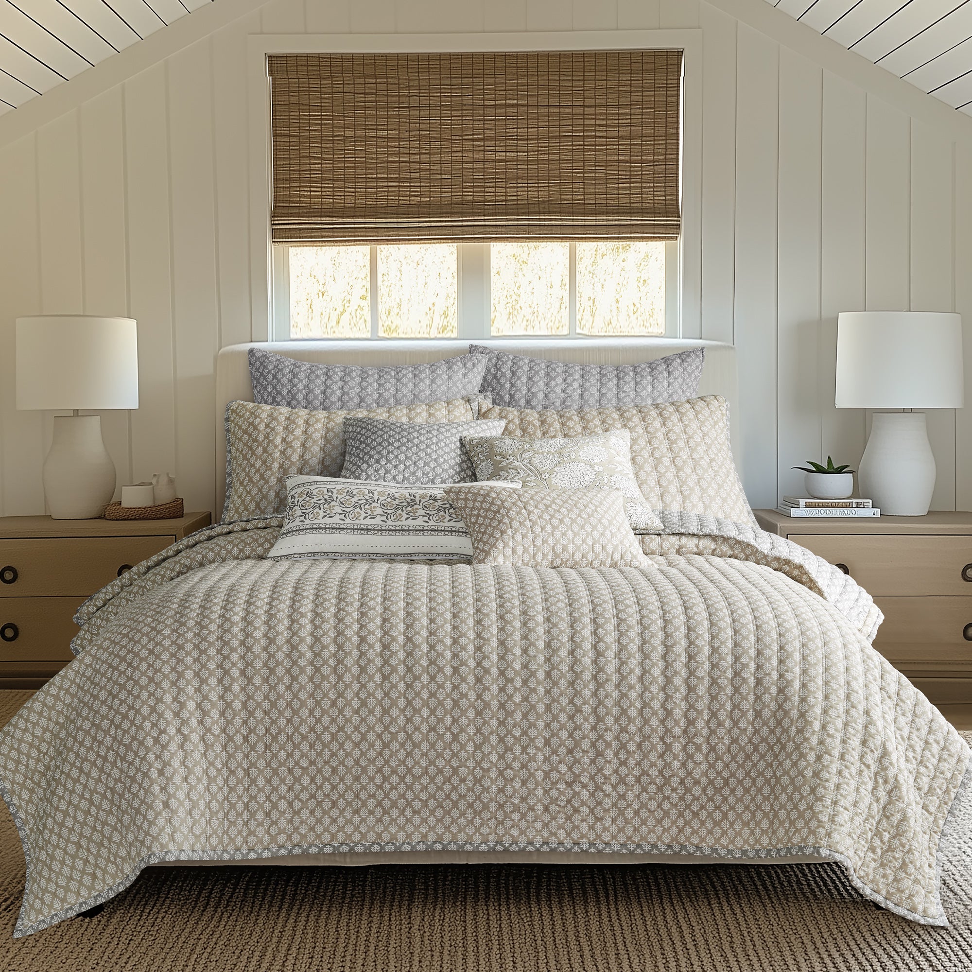 Luxury Aditya Quilt Set - Queen Size Bedding, Soft & Breathable Comforter with Pillow Shams - Perfect for Cozy Nights, Guest Rooms & Winter Warmth