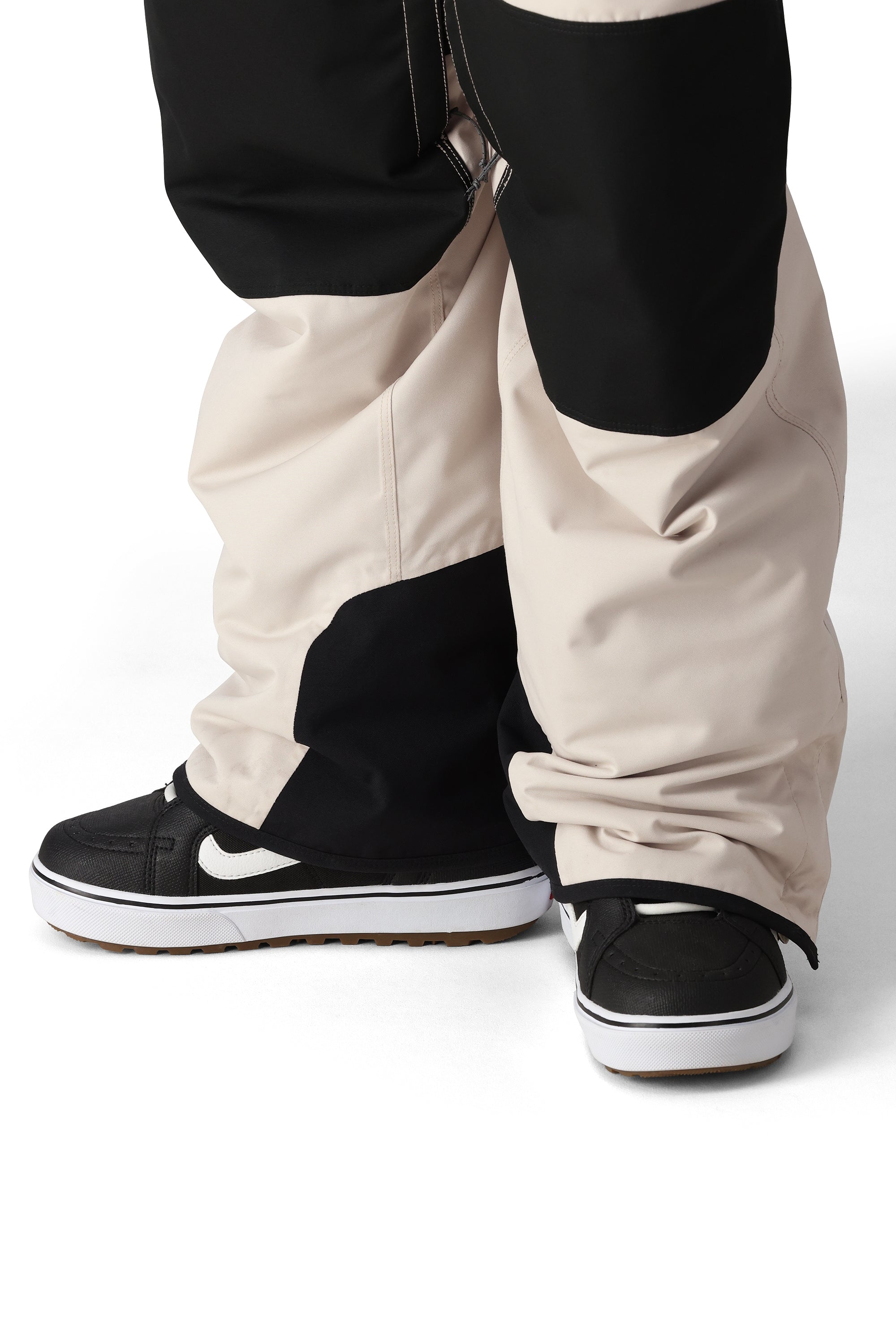 686 Men's Hot Lap Insulated Snow Bib Pants 2025 - Waterproof & Warm Winter Skiing, Snowboarding & Outdoor Activities Gear