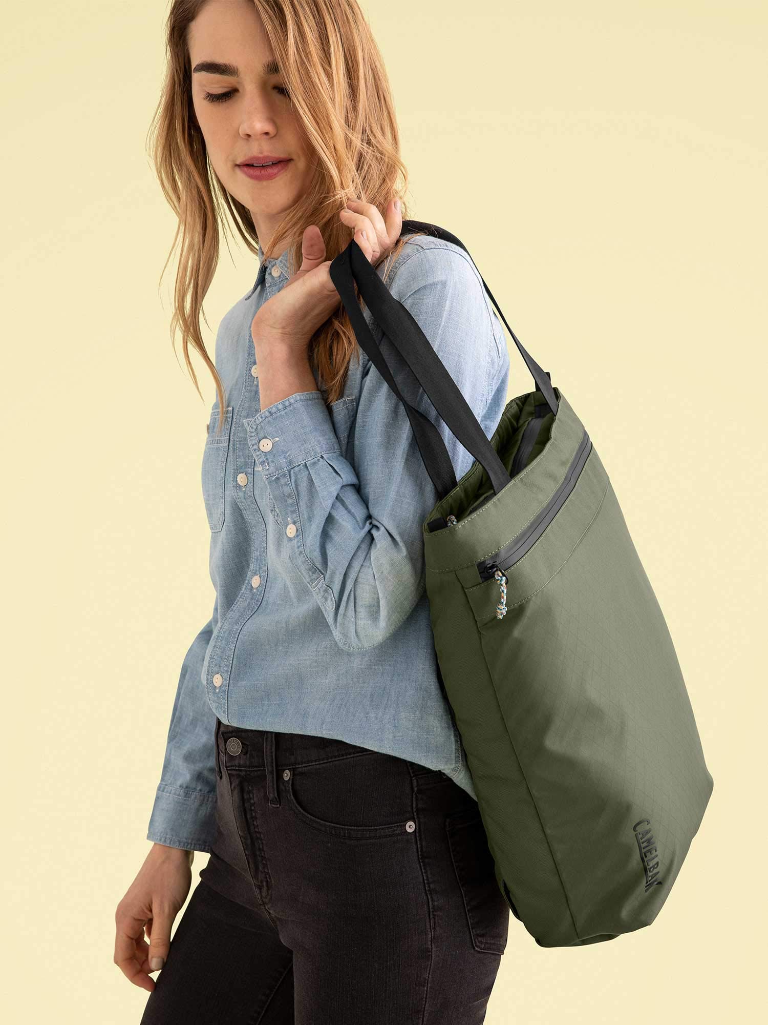 CamelBak Hydration Pack - Lightweight & Adjustable One Size Fits All for Hiking, Running, Biking & Outdoor Adventures