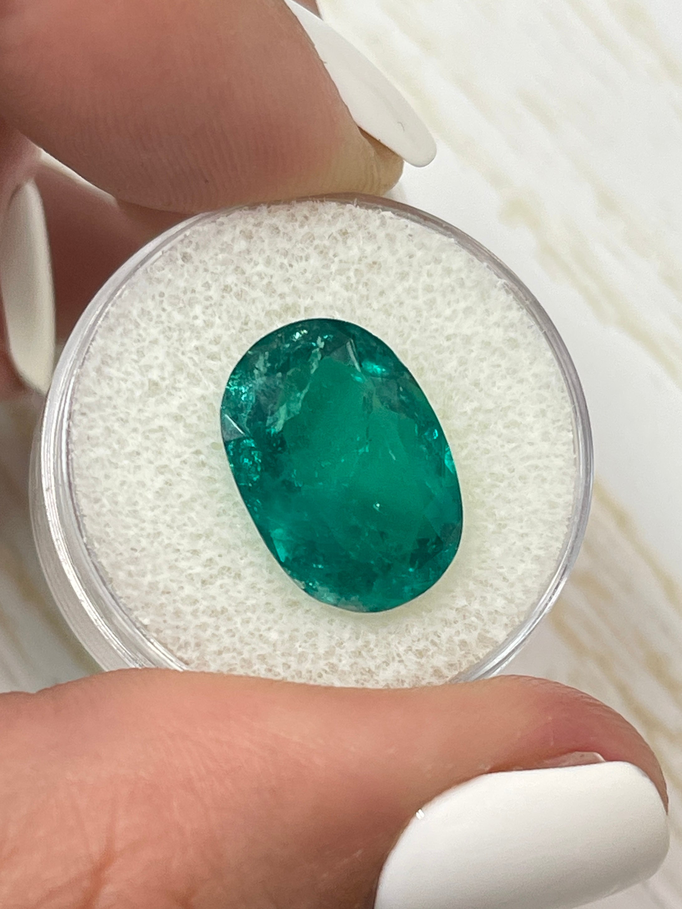 7.22 Carat 15.5x11mm Vivid Muzo Green Natural Loose Colombian Emerald Gemstone - Oval Cut for Jewelry Making, Engagement Rings & Luxury Collections