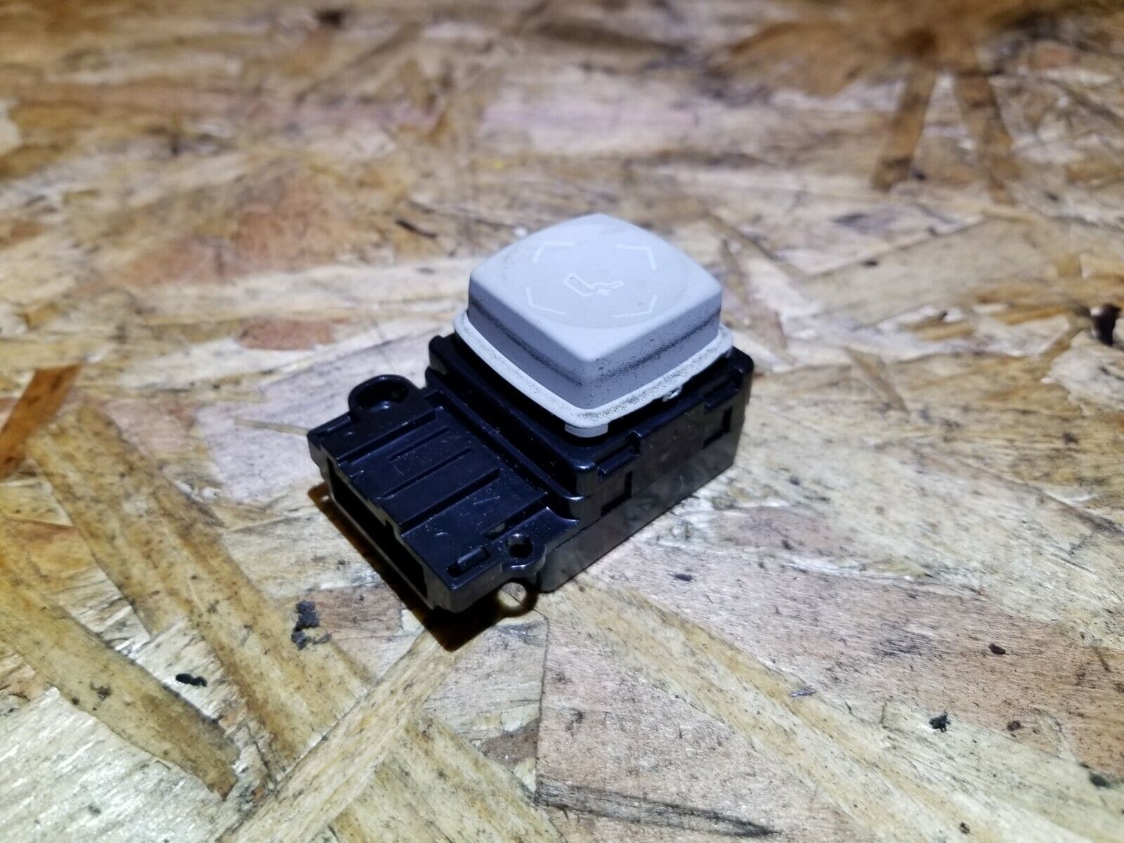 2006-2011 Cadillac DTS Front Right Passenger Side Seat Lumbar Switch OEM Replacement - Perfect for Car Seat Comfort Adjustment & Repair