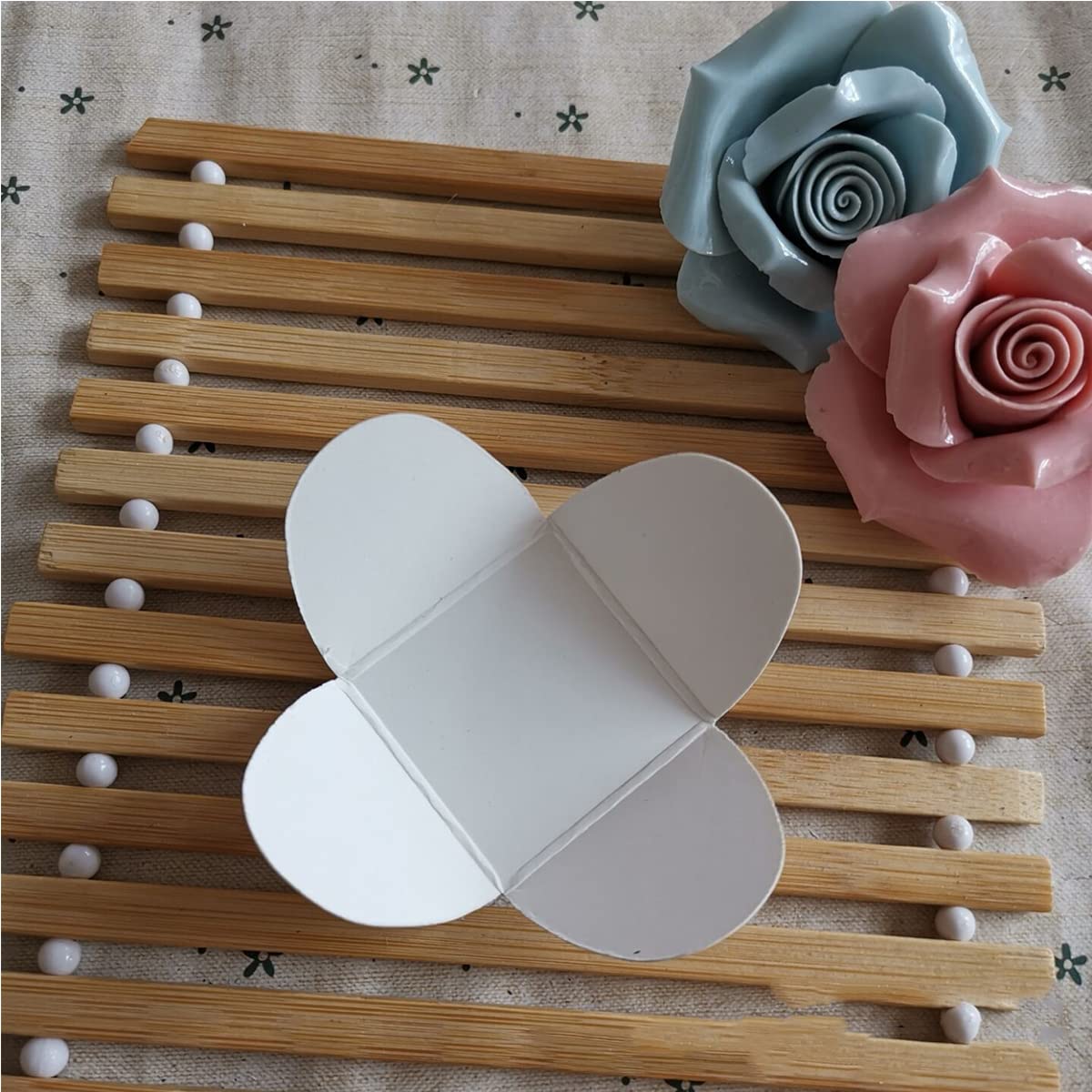 100pcs White Kraft Paper Chocolate Truffle Wrappers & Dividers - Eco-Friendly Candy Cups, Dessert Box Compartment Trays for Parties, Weddings, and Gift Packaging