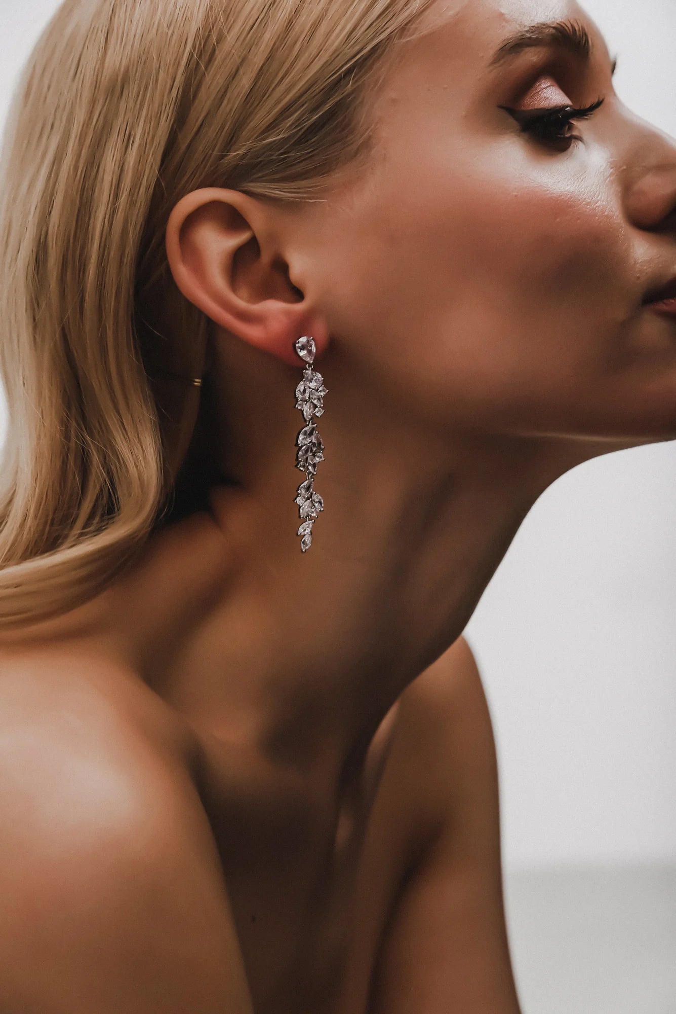 Sadie Earrings E050 - Elegant Gold-Plated Hoop Earrings for Women, Hypoallergenic & Lightweight | Perfect for Parties, Weddings & Everyday Wear