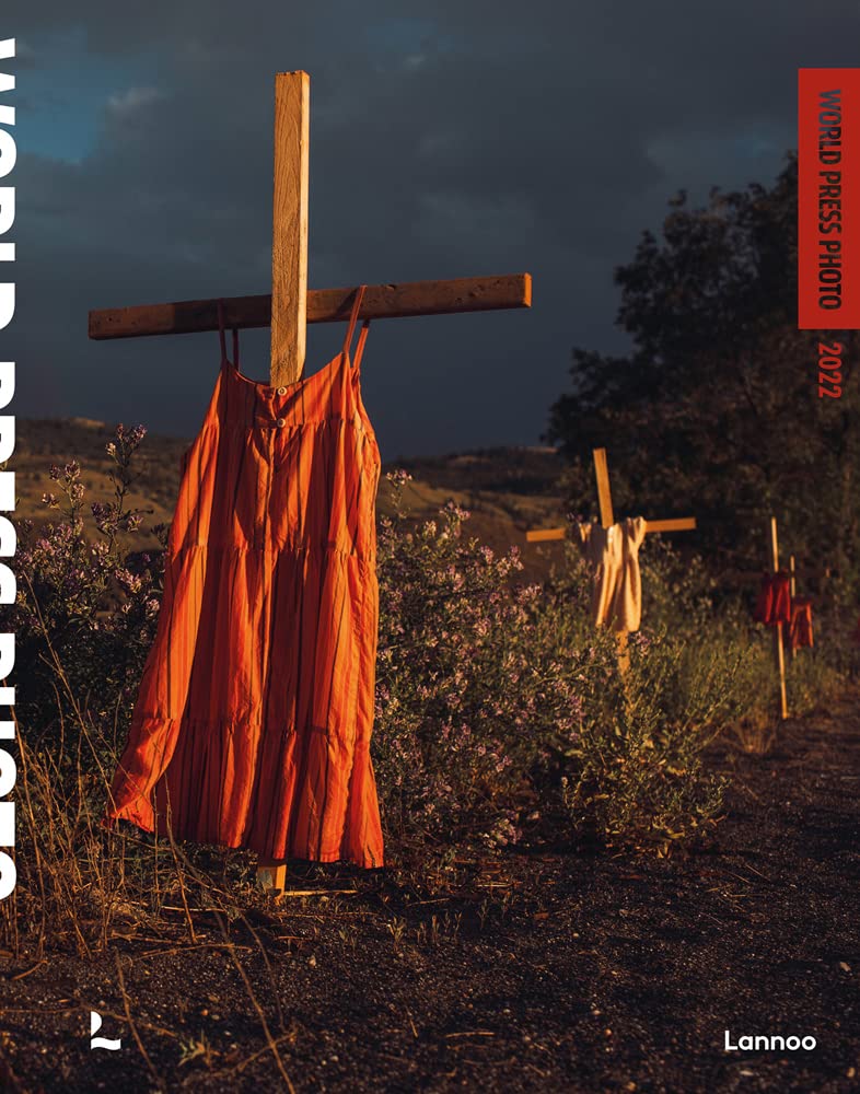 World Press Photo 2022 - Award-Winning Photo Book - Best Documentary Photography Collection - Perfect for Coffee Tables, Gifts & Photography Enthusiasts
