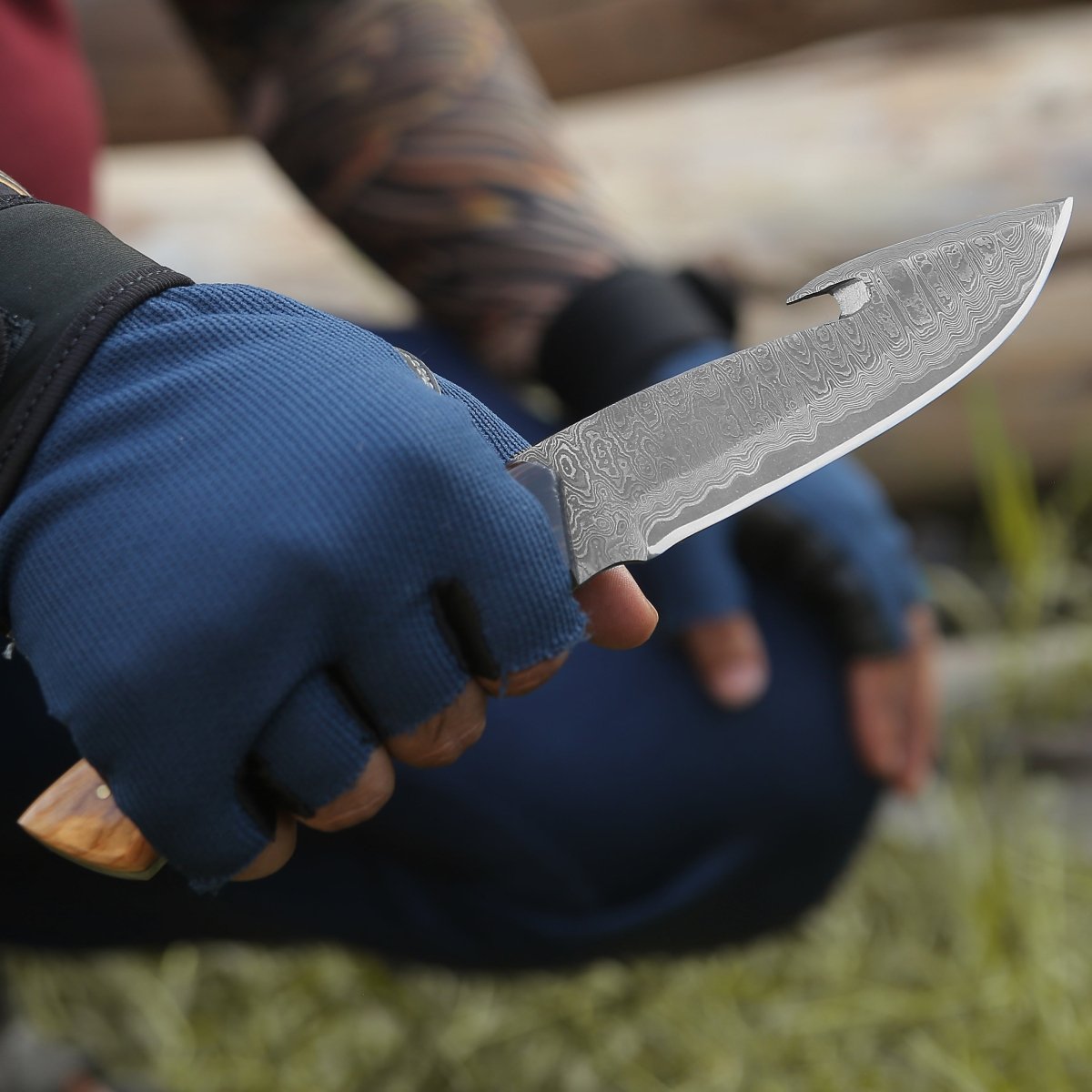 Premium Damascus Steel Gut Hook Knife - Exotic Wenge Wood & Turquoise Handle for Hunting, Camping & Outdoor Survival | Ideal for Field Dressing, Bushcraft & Wilderness Adventures