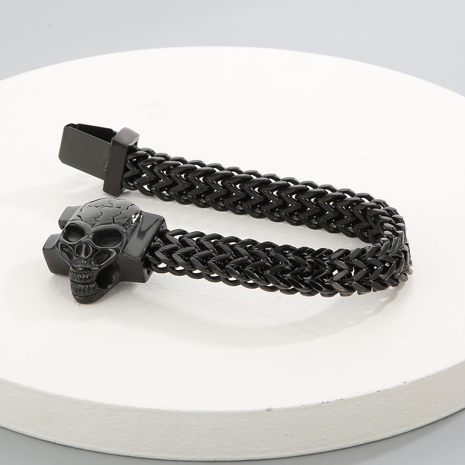 Gothic Skull Curb Chain Bracelet for Men - Stainless Steel Punk Jewelry in Gold, Black & Silver - Perfect for Rock Concerts, Halloween & Alternative Fashion