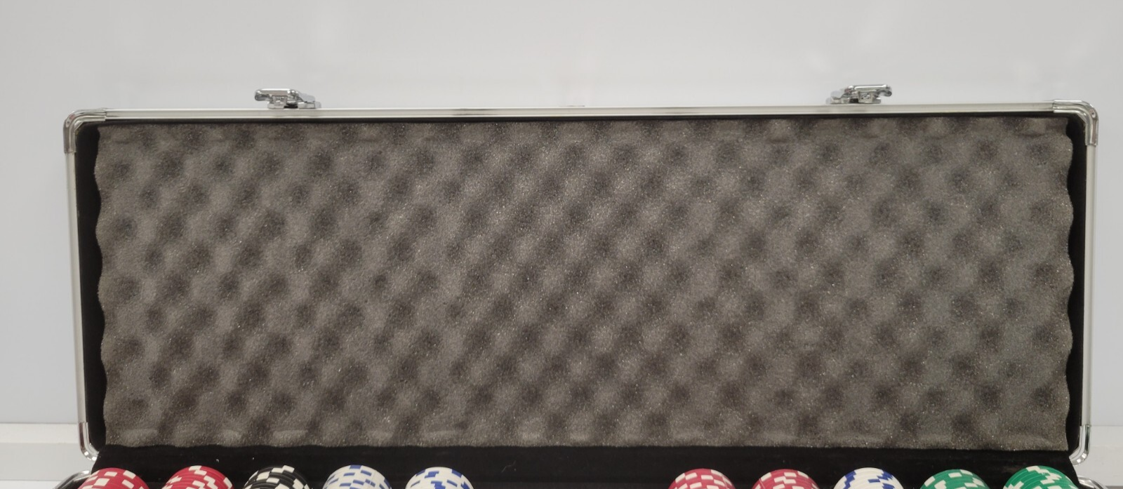 Premium 500-Piece Poker Chip Set with Aluminum Case - Casino Style Chips for Texas Hold'em, Blackjack & Home Game Nights