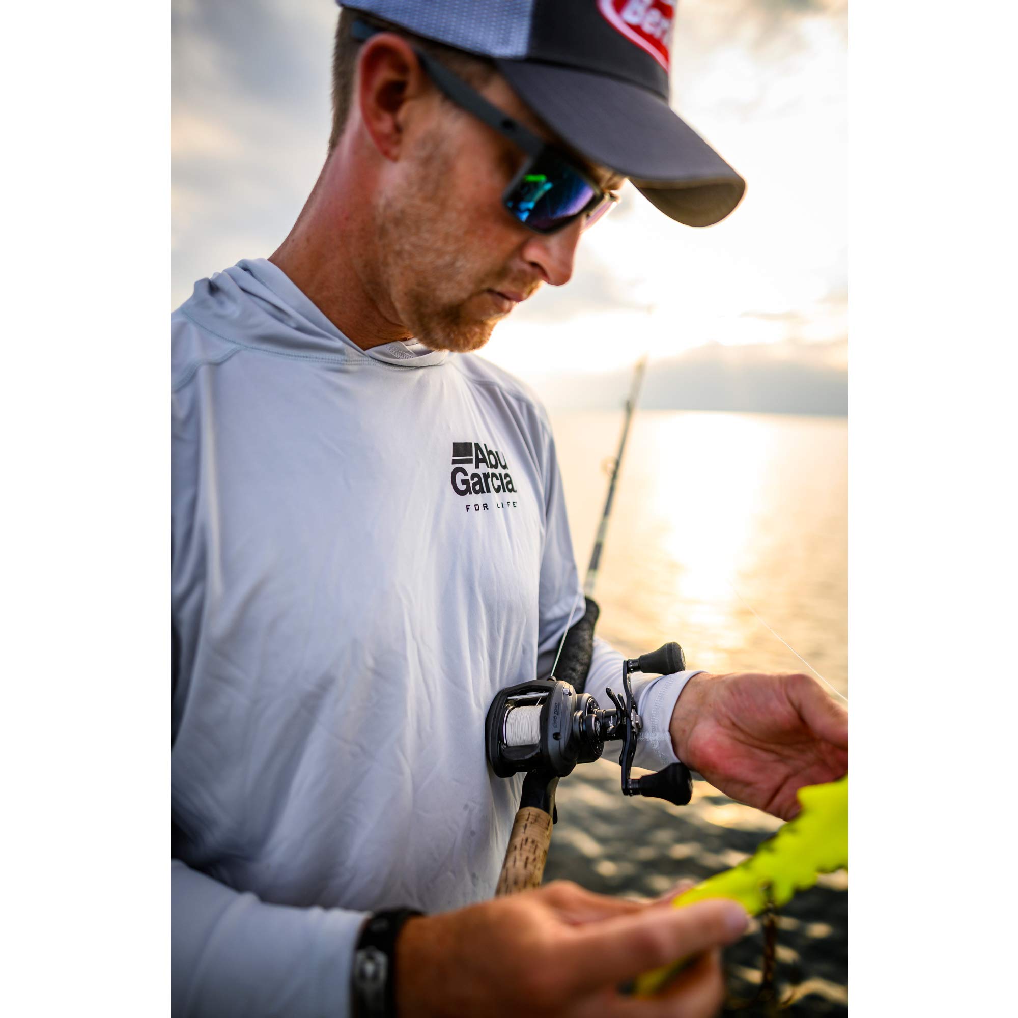 Abu Garcia Revo Toro Beast Low Profile Baitcast Fishing Reel - Saltwater & Freshwater Use - Left/Right Hand Retrieve - Best for Bass, Pike & Saltwater Game Fish