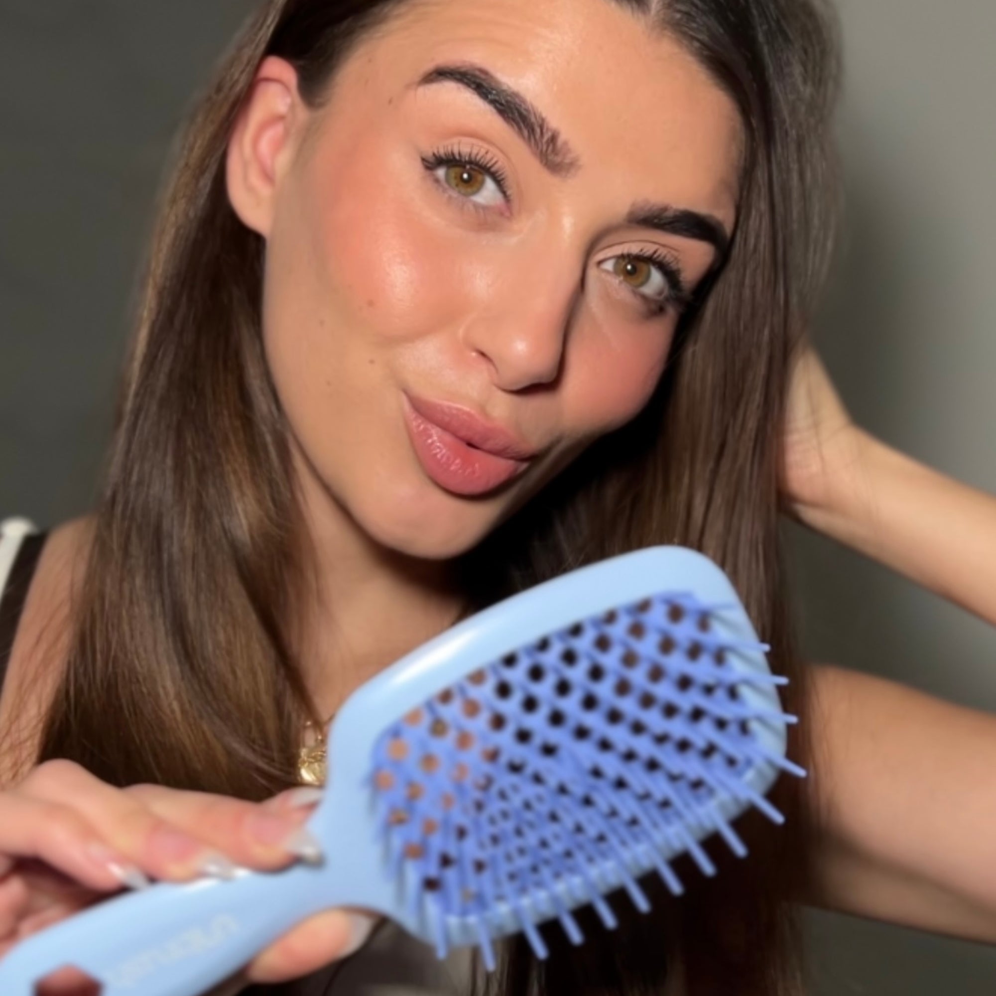 UNbrush Detangling Hair Brush for Wet & Dry Hair - Pain-Free Knot Remover, Smoothing & Styling Brush (Periwinkle) - Perfect for Home, Travel & Salon Use
